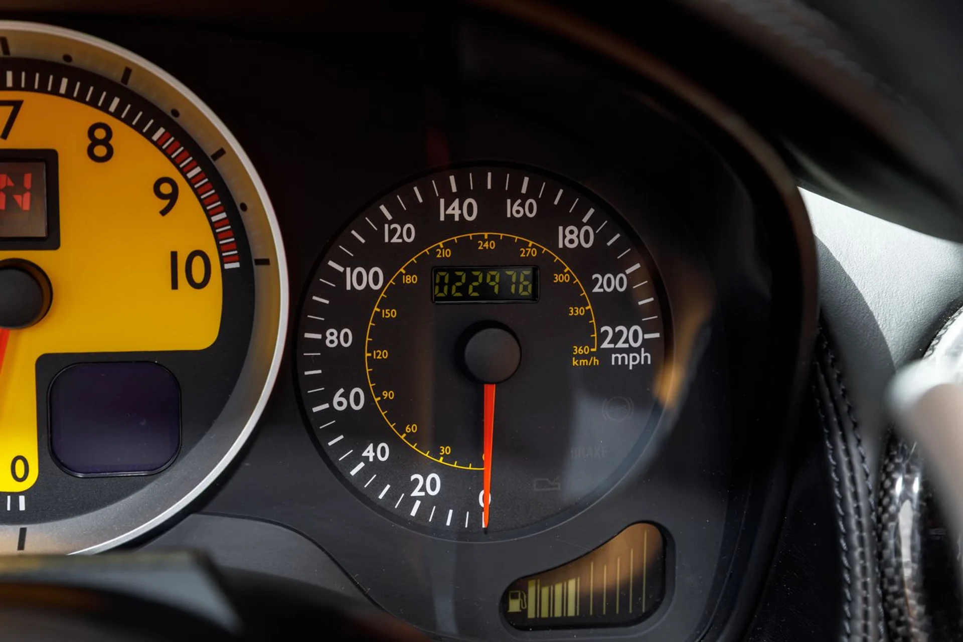 mph028_2035883137_569_p29_l_d0780d9452