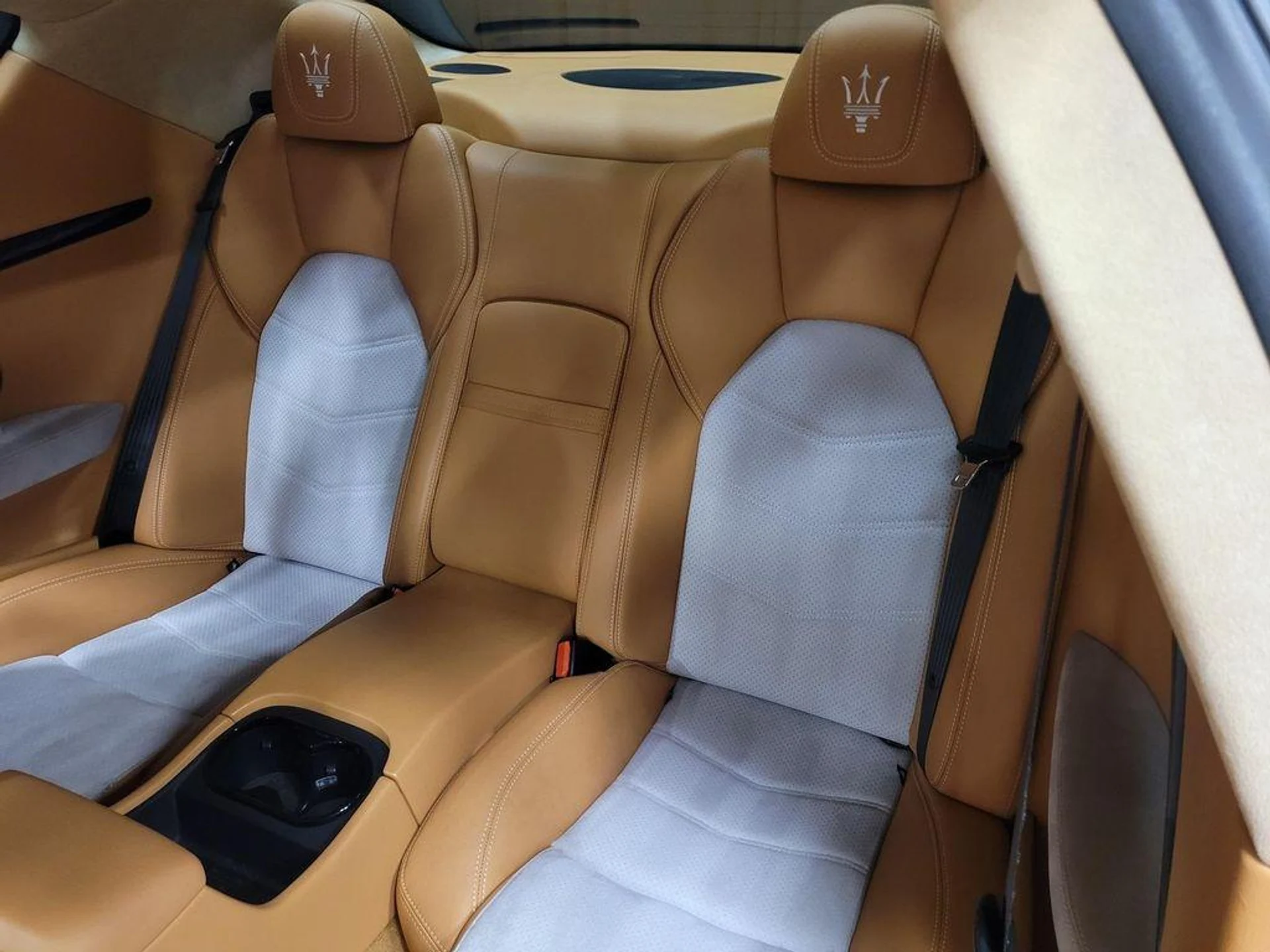 mph028_2041429186_a_gw6b_D_Jiw_LD_03bjx_Lfpje40fo_35b4cf360f