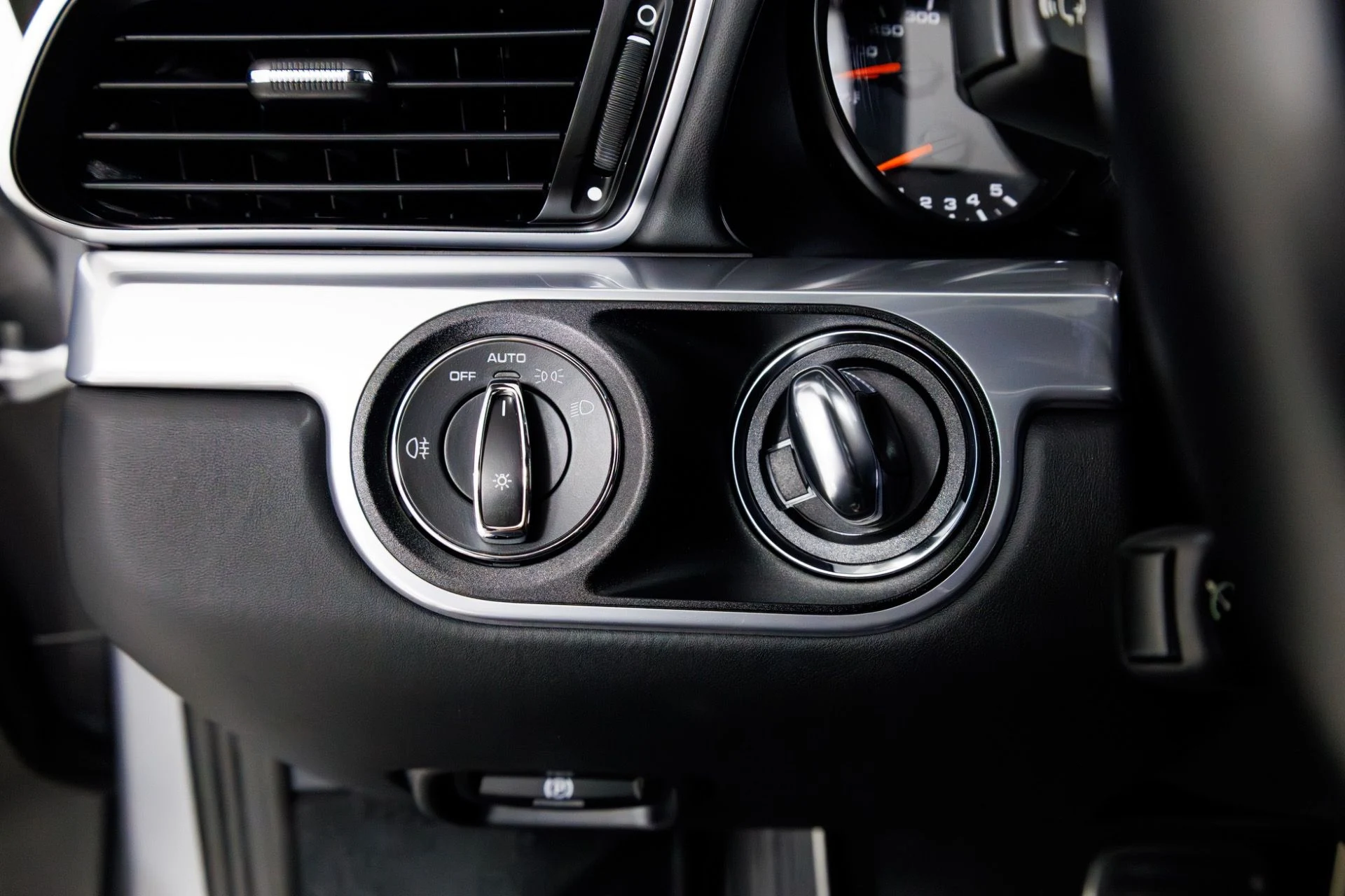 mph028_2058738660_Used_2017_Porsche_911_Carrera_S_1769117485_609de7d7ed