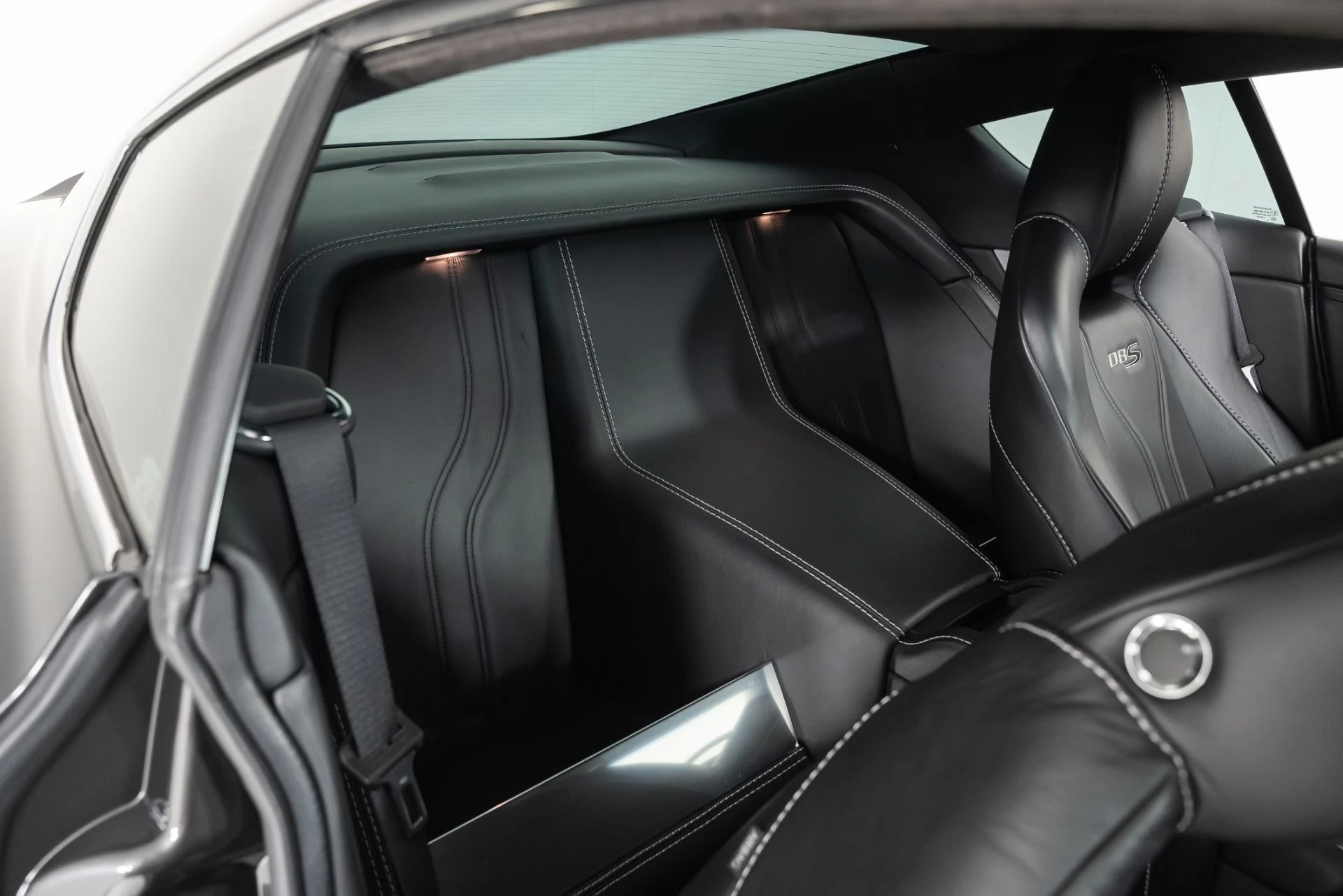 mph028_2062406246_Used_2011_Aston_Martin_DBS_1701890224_12b0821bf5