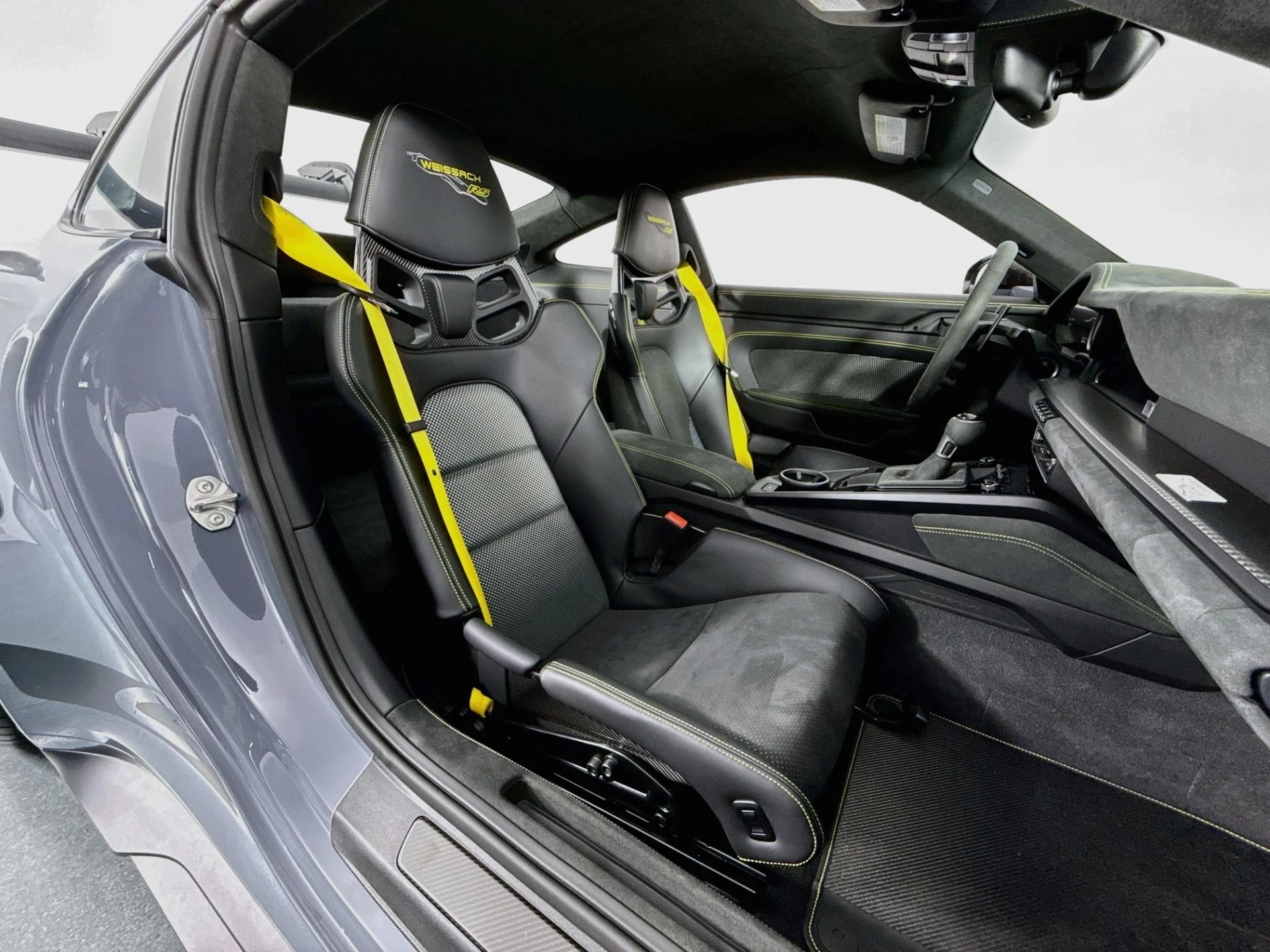 mph028_2064269891_Used_2024_Porsche_911_GT_3_RS_1788561379_796909f901