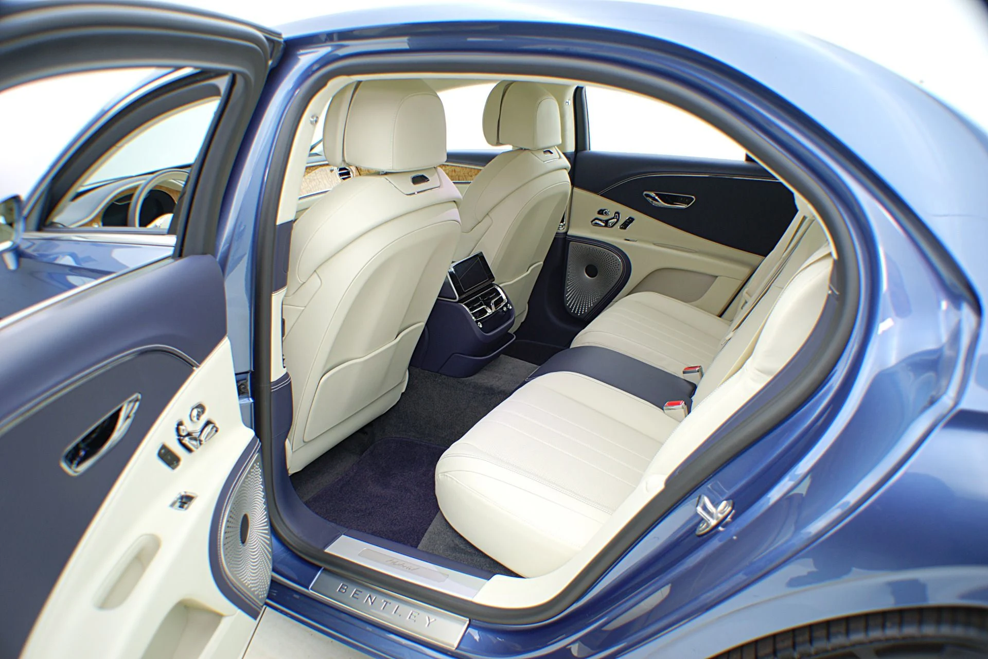 mph028_2072141789_Used_2022_Bentley_Flying_Spur_Hybrid_62ce1d5b57