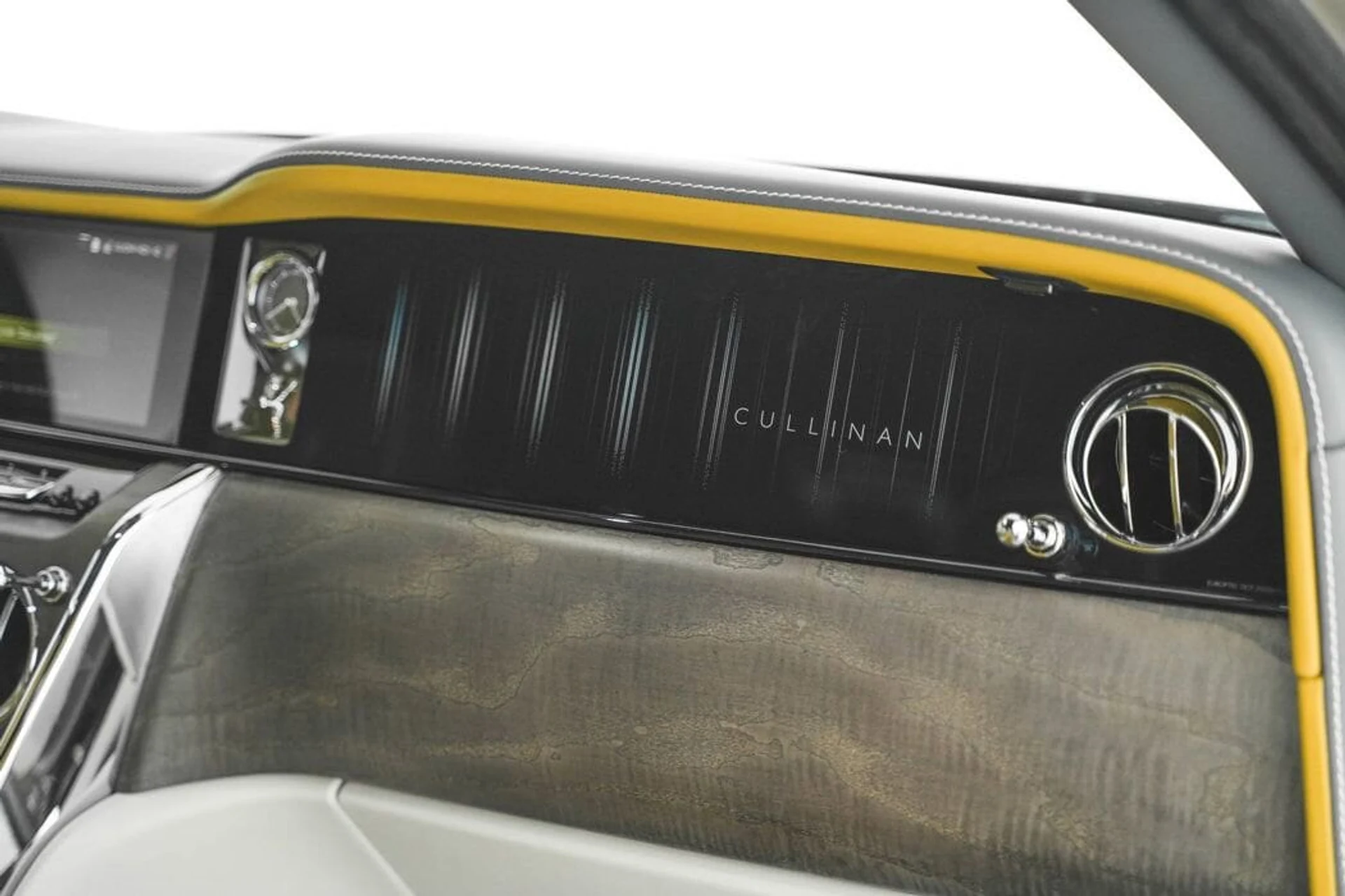 mph028_2077088744_0357da95551d12090e43741fcfca697bx_1f76d8bd3d