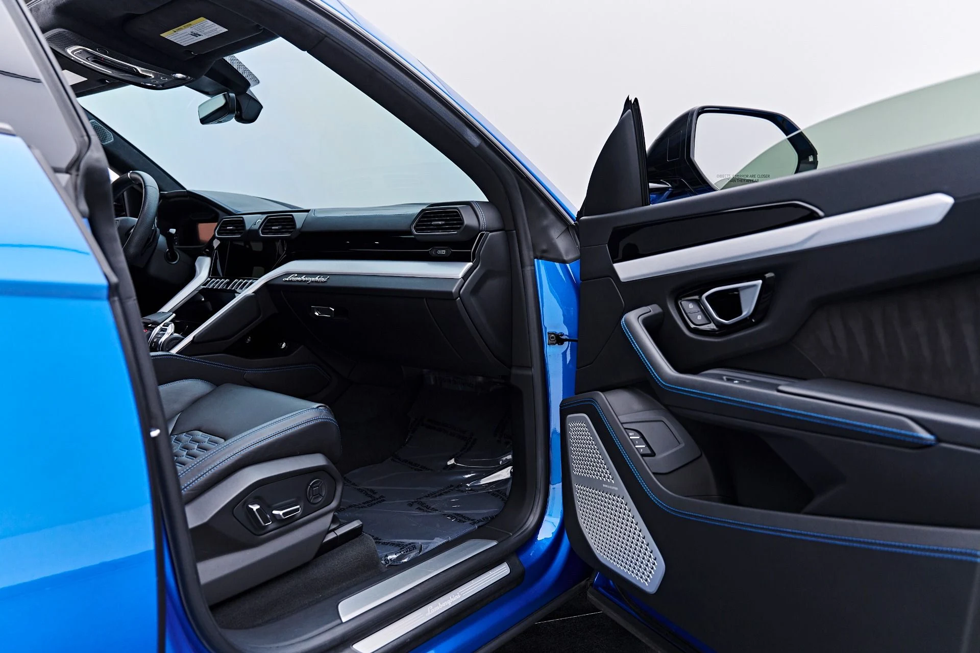 mph028_2080381971_Used_2020_Lamborghini_Urus_Base_1790959070_465784f49d