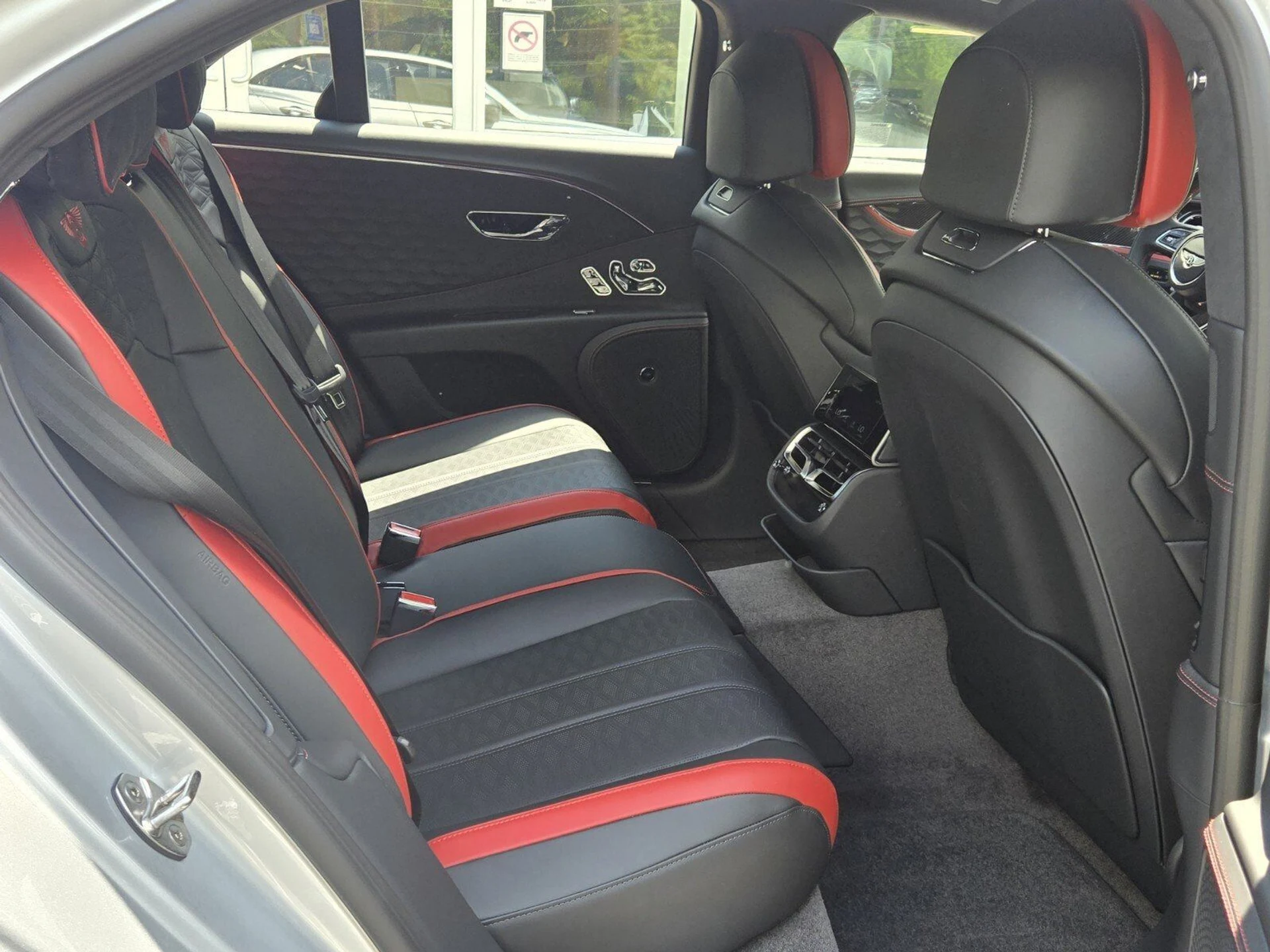 mph028_2088460750_69719a7d0dee2607ab6dff7c34f09278x_988074e624