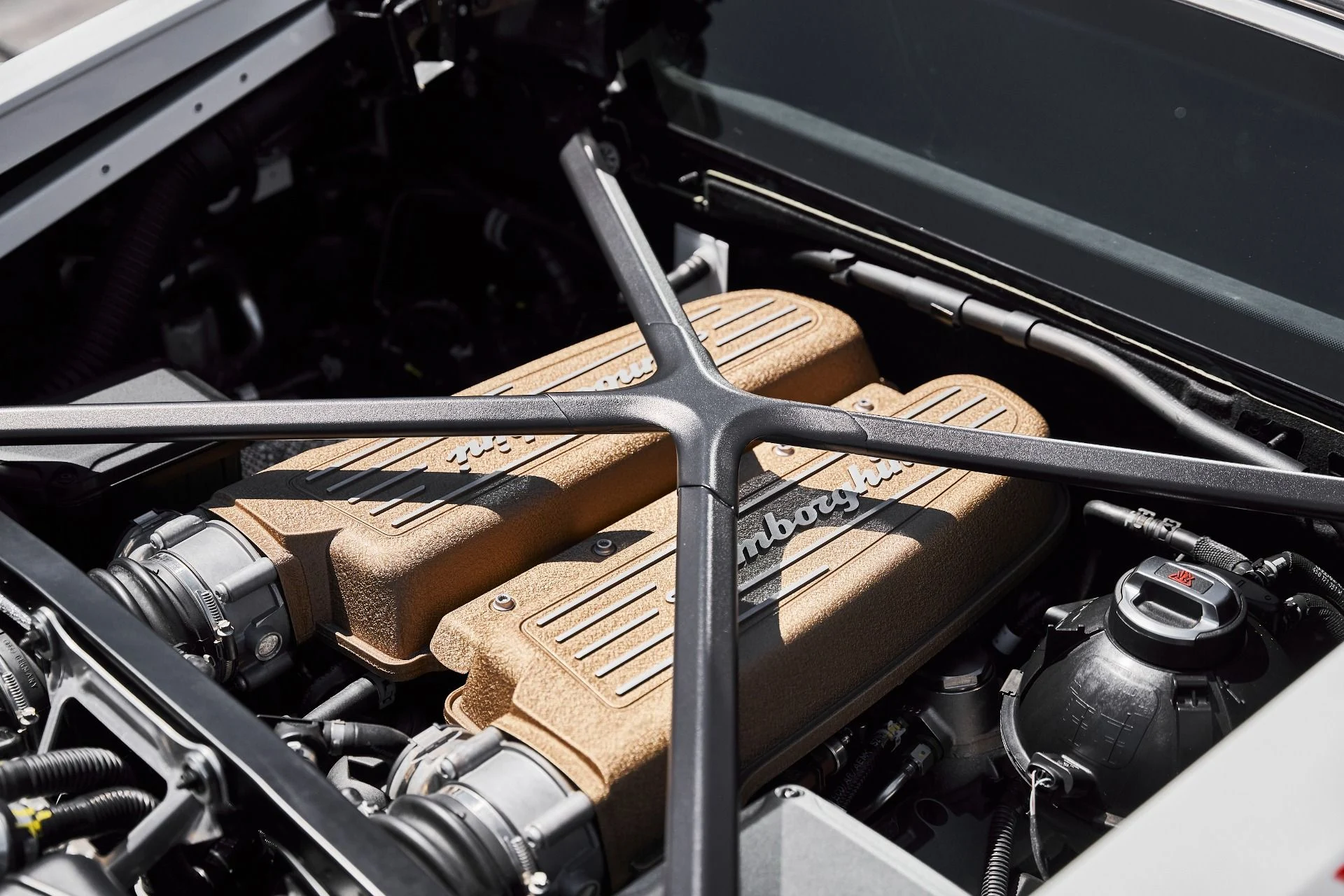 mph028_2090433361_Used_2024_Lamborghini_Huracan_STO_Base_1775782805_6f097b2fc5