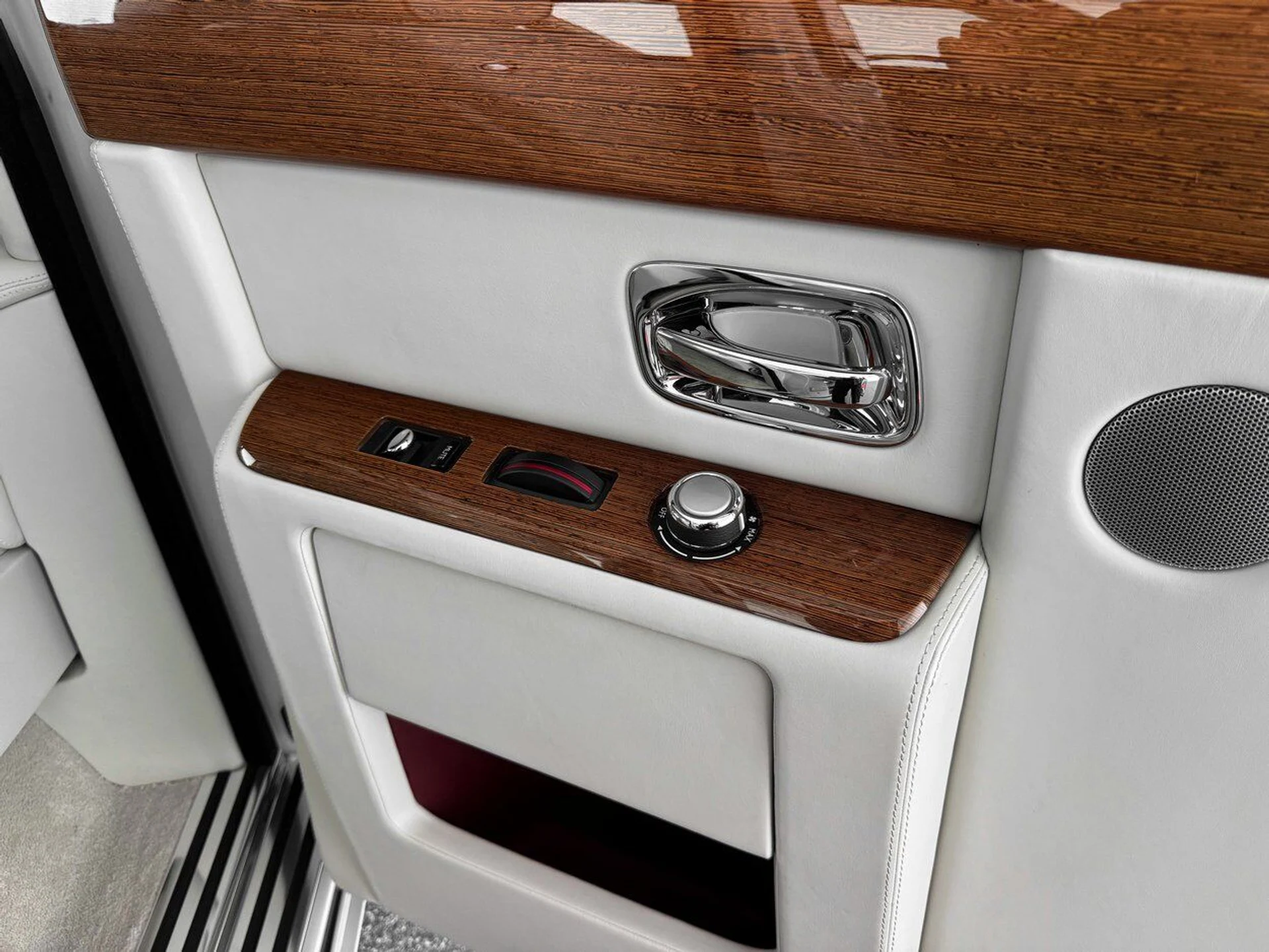 mph028_2098673193_6c6f9aa8a728c902d599833a73f83443_9d08fcbe69