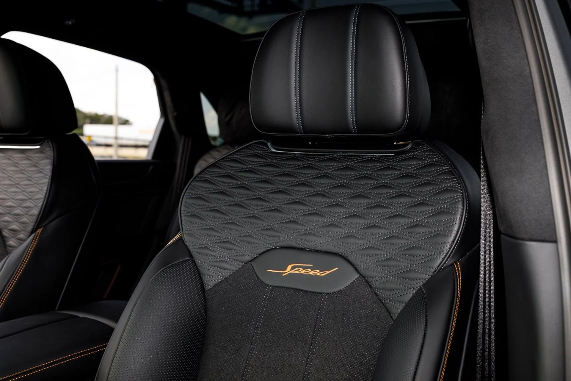 mph028_2099020975_b1f74ac9d53f090700761e614c99a724x_a5837fe052