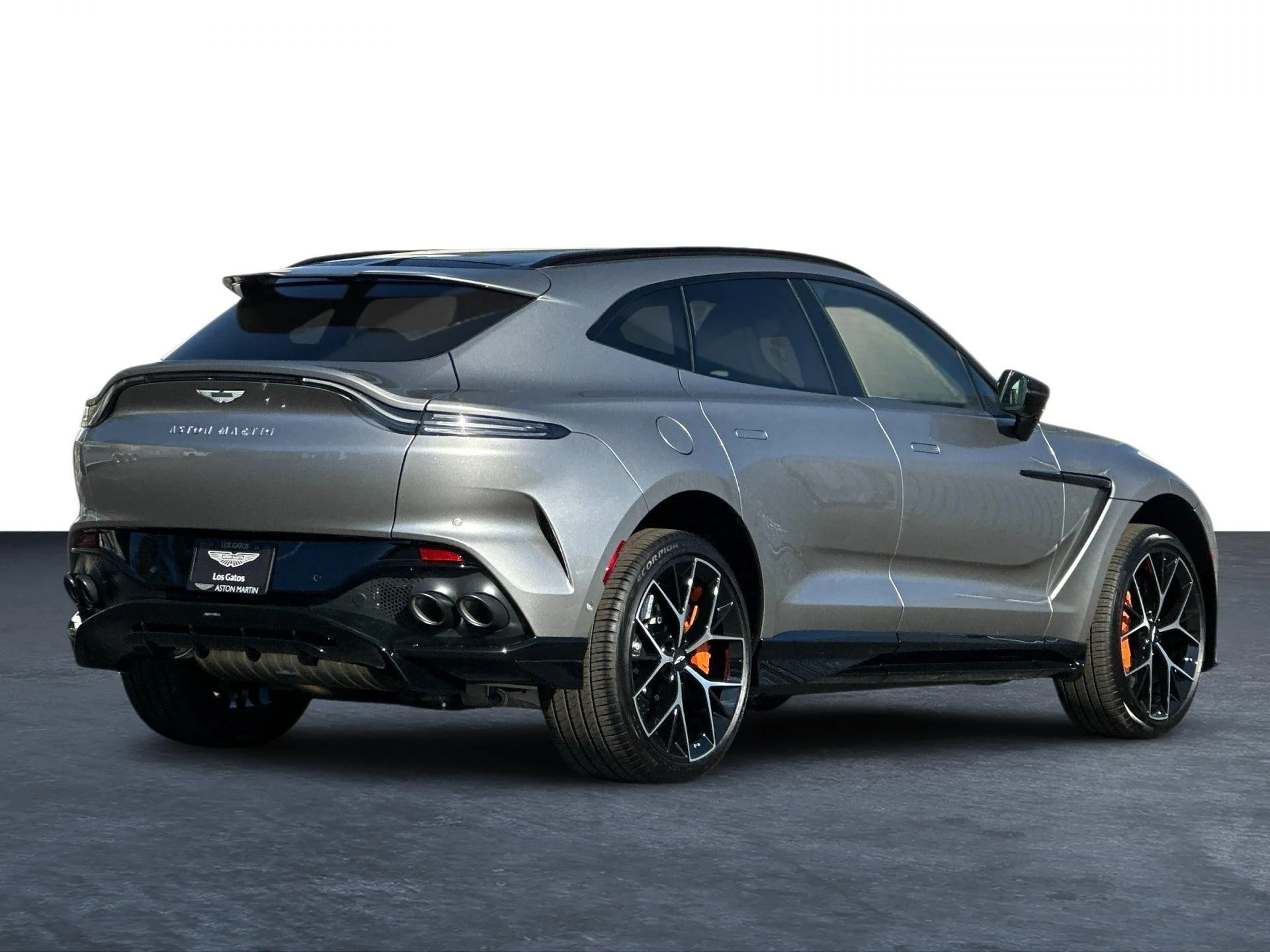 mph028_2099619752_New_2025_Aston_Martin_DBX_707_1761314777_7a57b3667b