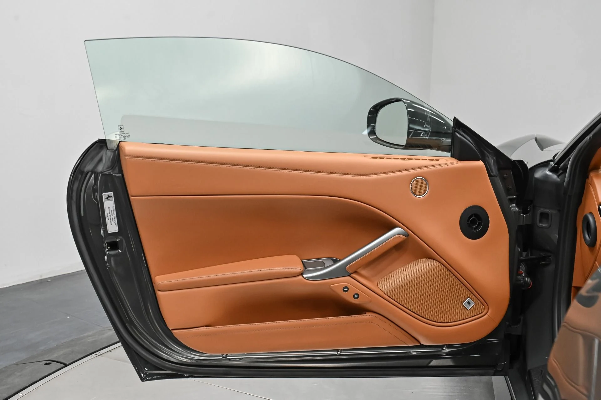 mph028_2103115837_Used_2016_Ferrari_F12_Berlinetta_1756933950_6b99930f53