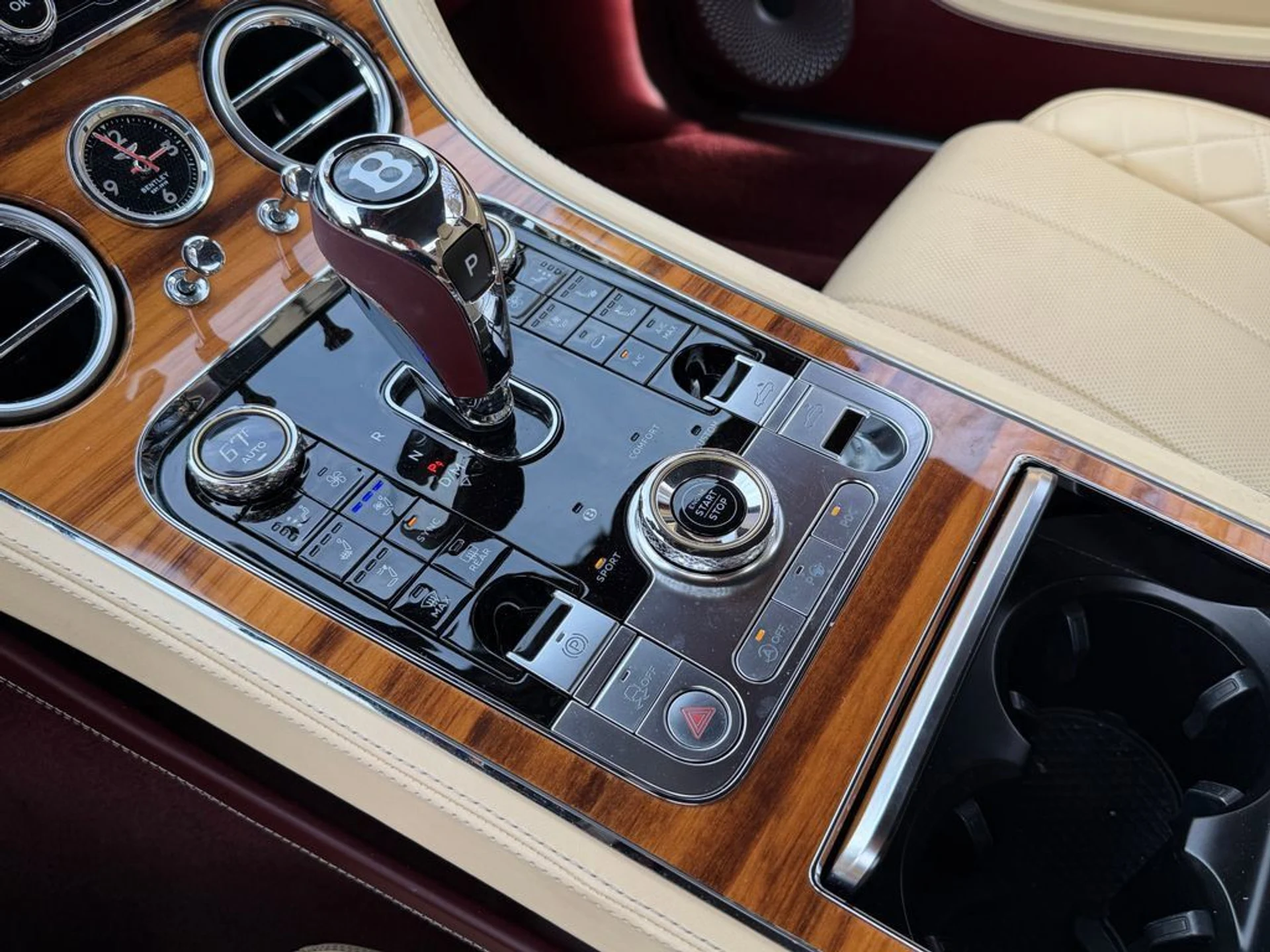 mph028_2108659256_8a66d3a26fb14c7889011edf0d383cc6_6761a344a4