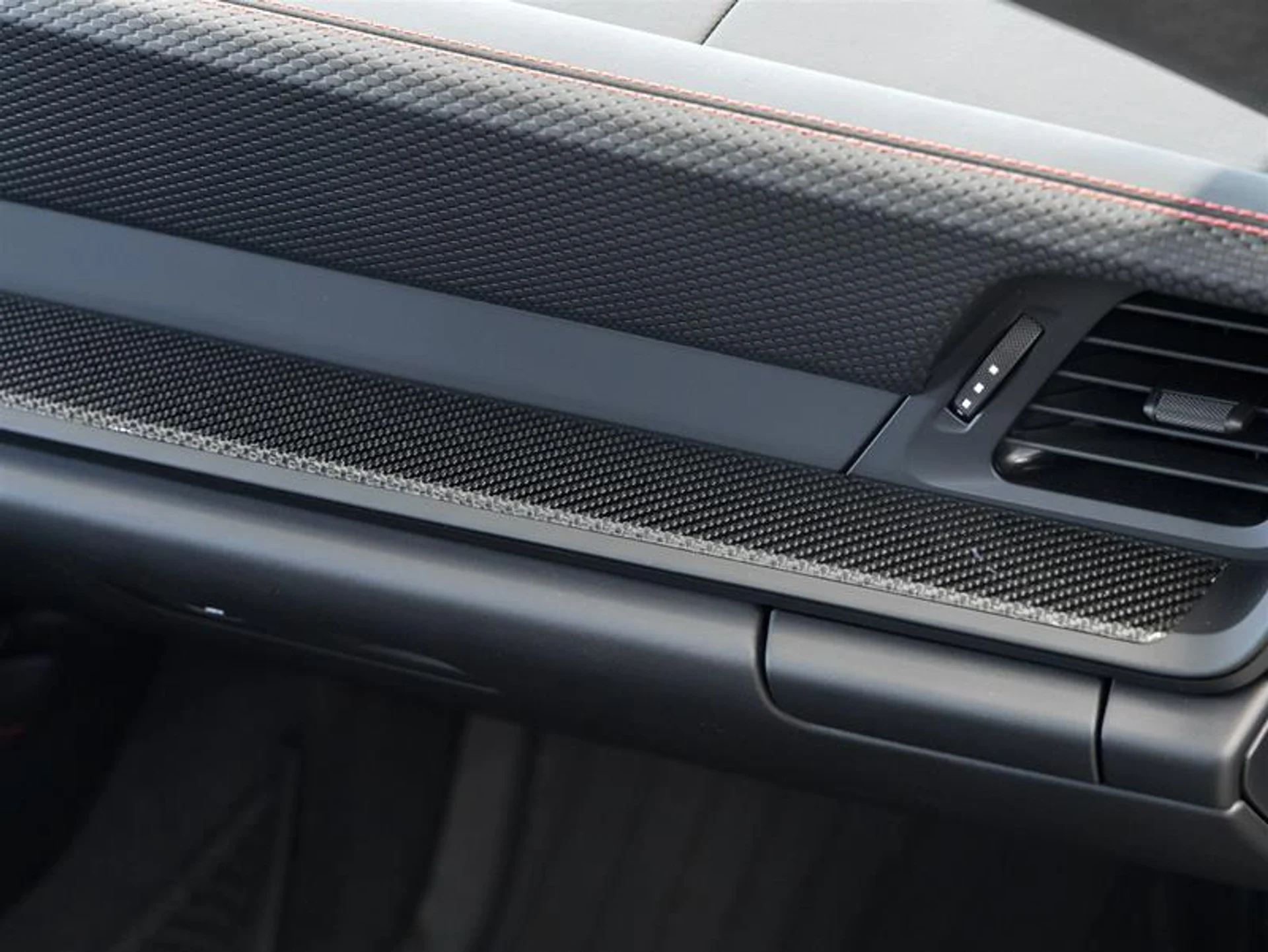 mph028_2111379515_11779853_1608372221_77ddc71232