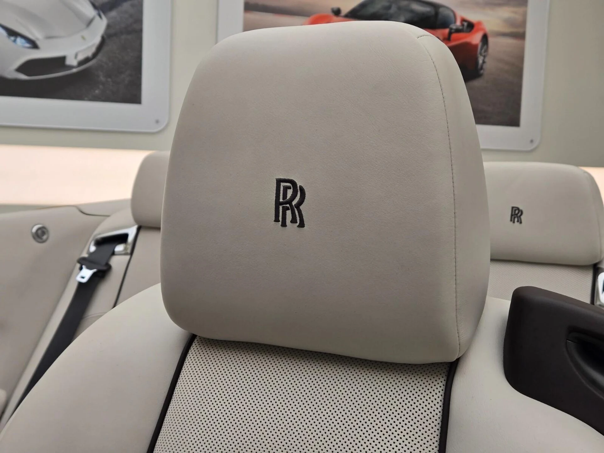 mph028_2113103623_Used_2016_Rolls_Royce_Dawn_1758780490_dc4c43fab4