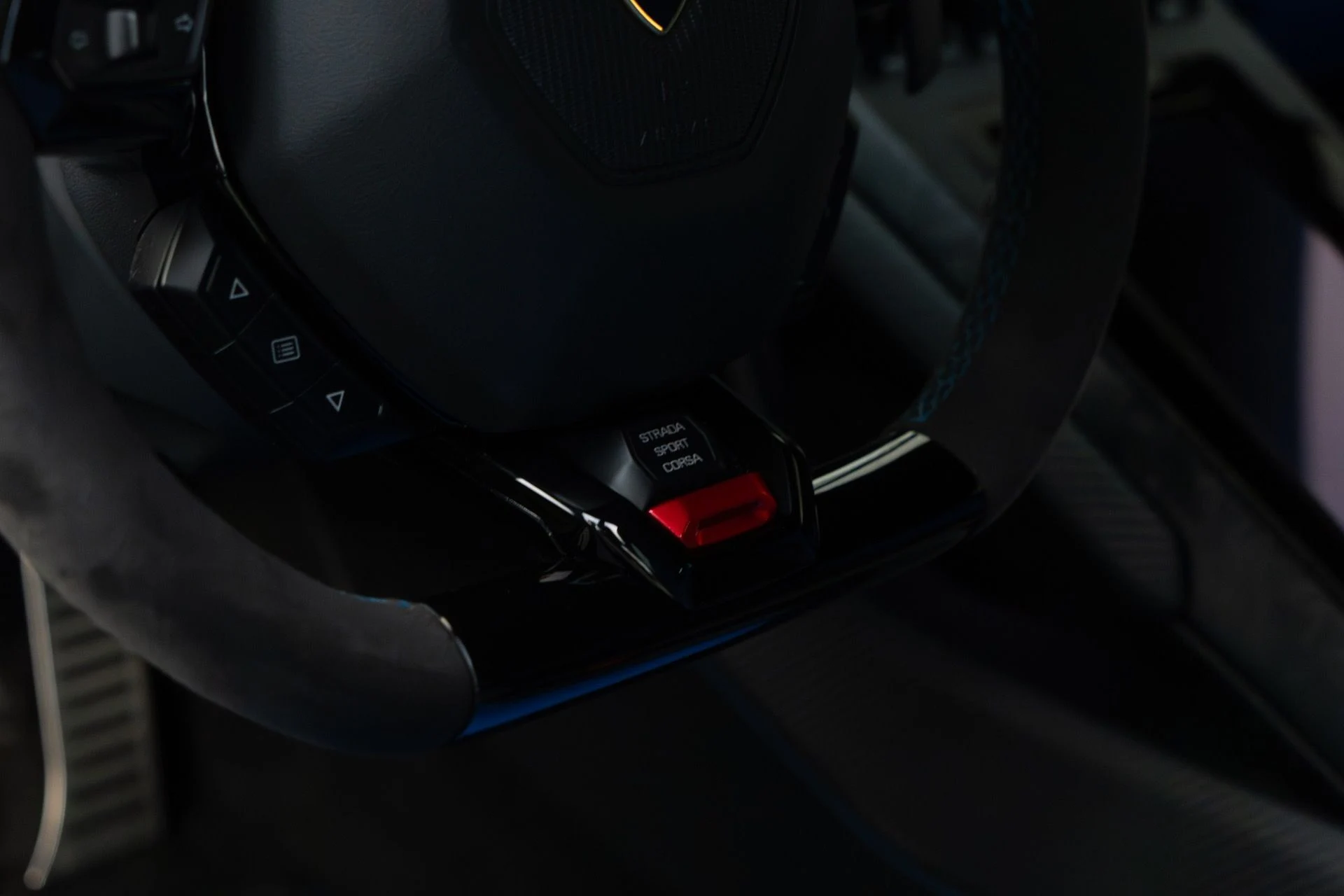 mph028_2113431150_Used_2020_Lamborghini_Huracan_EVO_1764467706_b393b6fb04