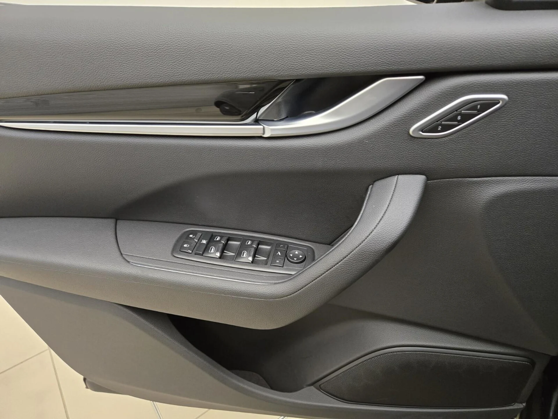 mph028_2124463368_Used_2022_Maserati_Levante_Modena_1763535800_017ad3e84f