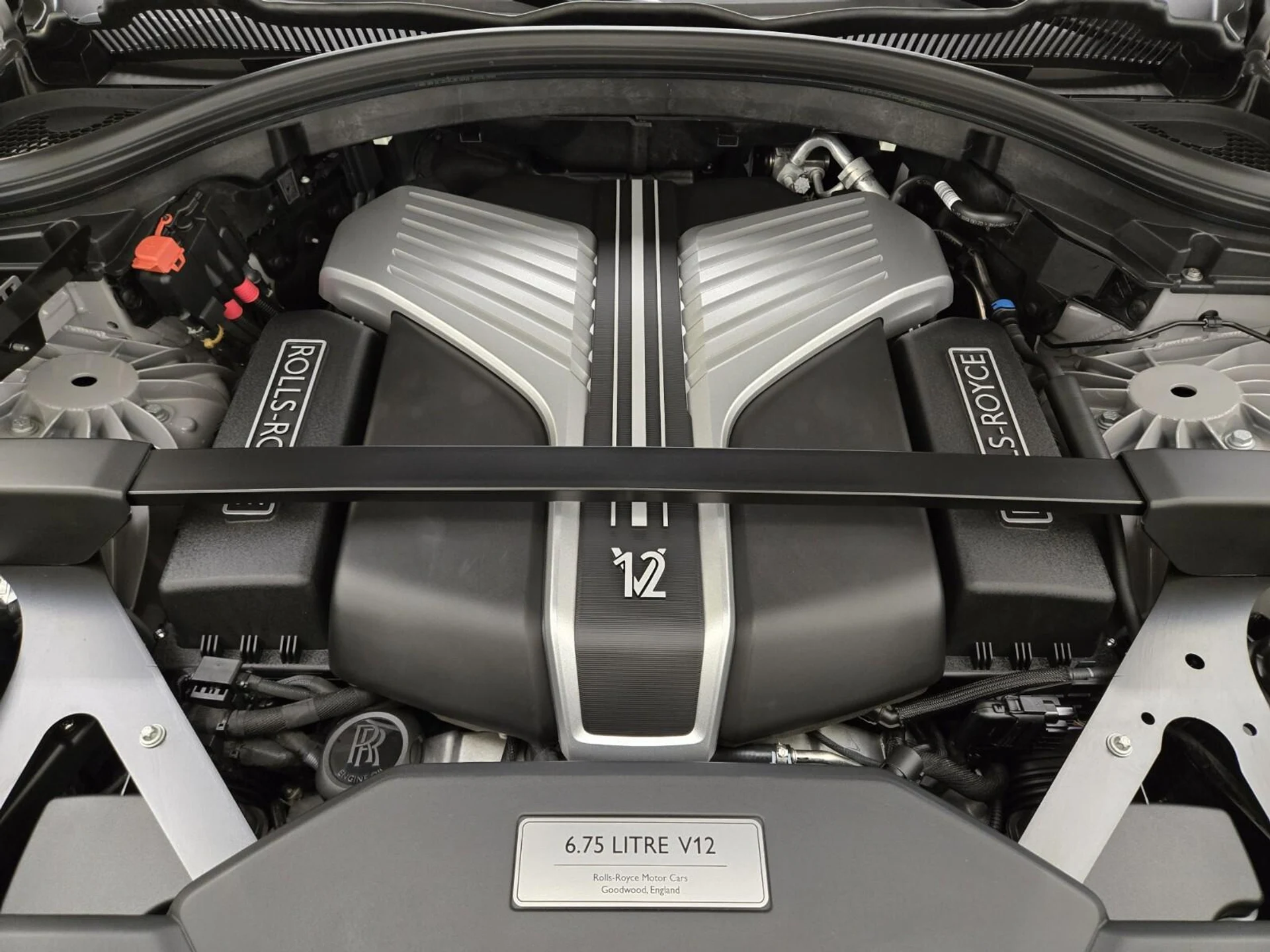 mph028_2126260465_New_2026_Rolls_Royce_Cullinan_1760421182_9019ccb85c