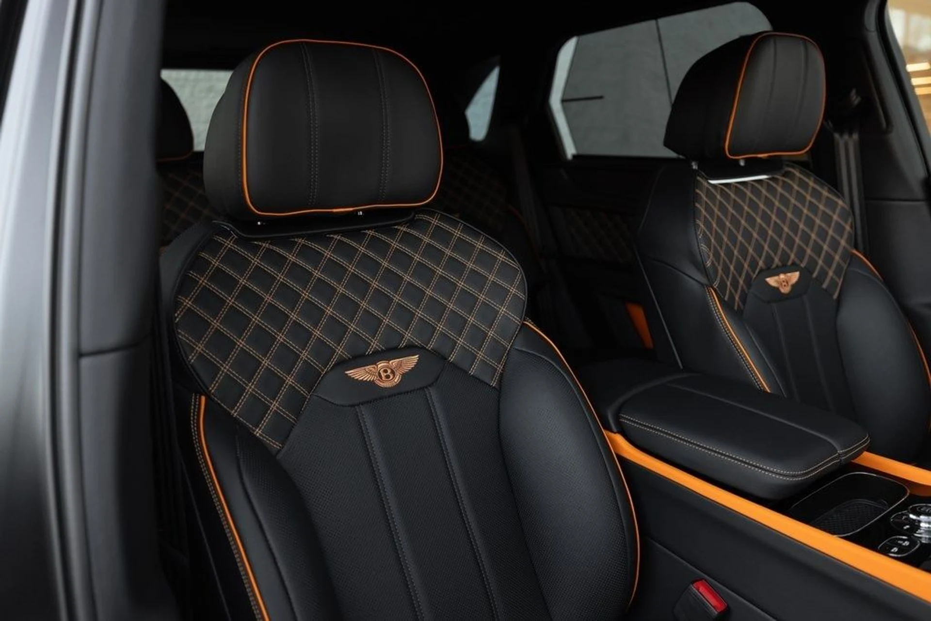 mph028_2140877062_16d4928aa0b0879f63473e040c44d20dx_370480b608