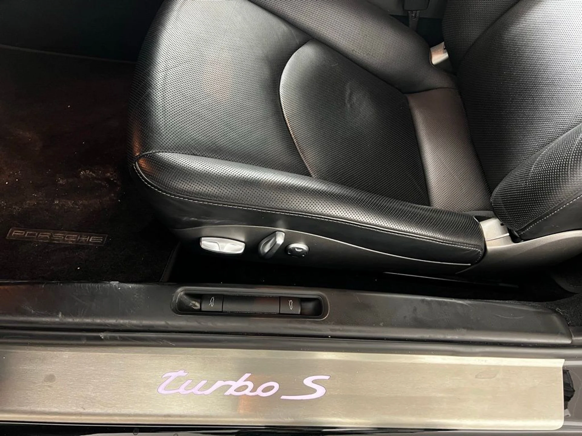 mph028_2150780752_5017b1fed88934cad4c9a95080b4d23f_0d39004c37