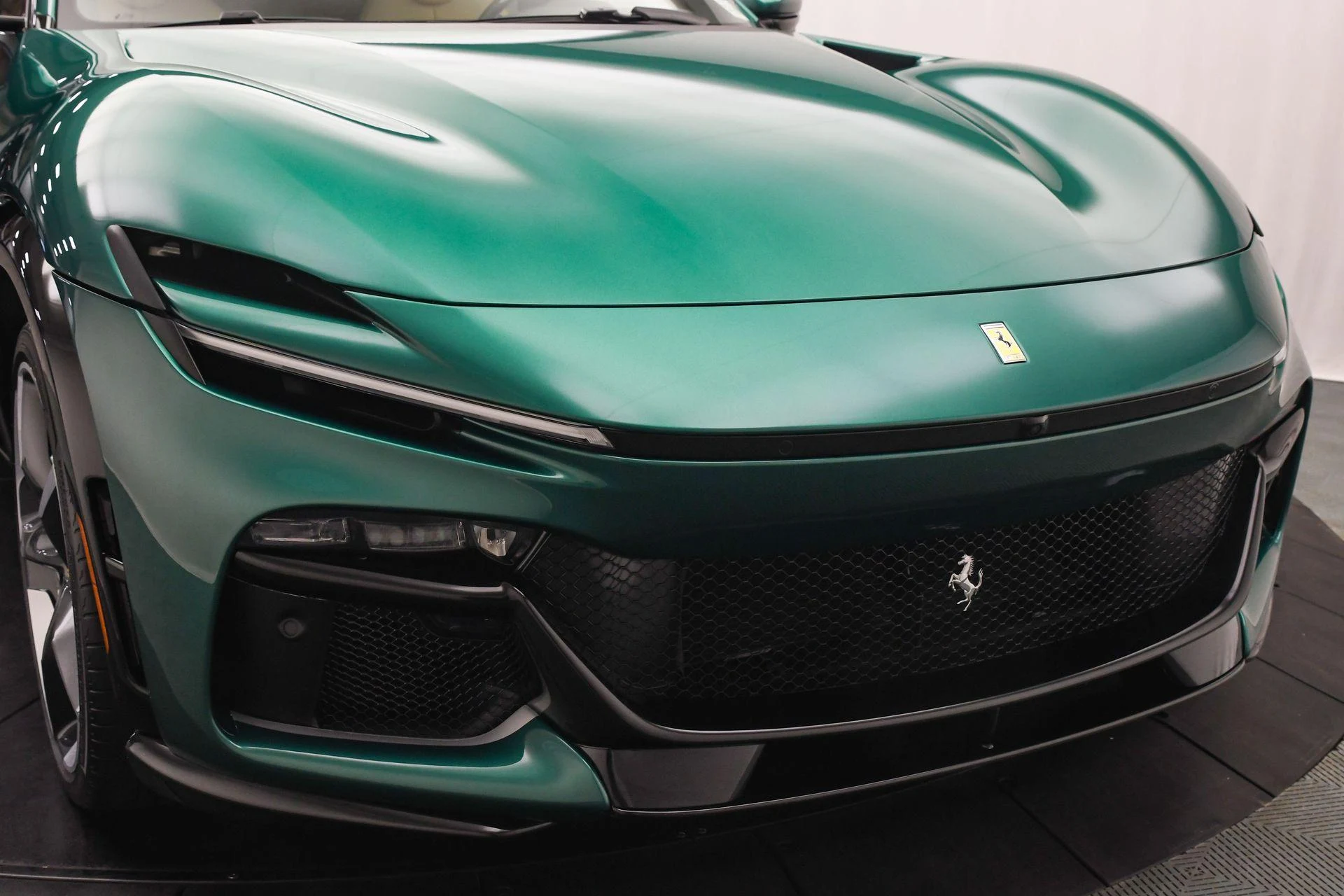 mph028_2157353466_Used_2025_Ferrari_Purosangue_Verde_Pino_1757451458_3225898f14