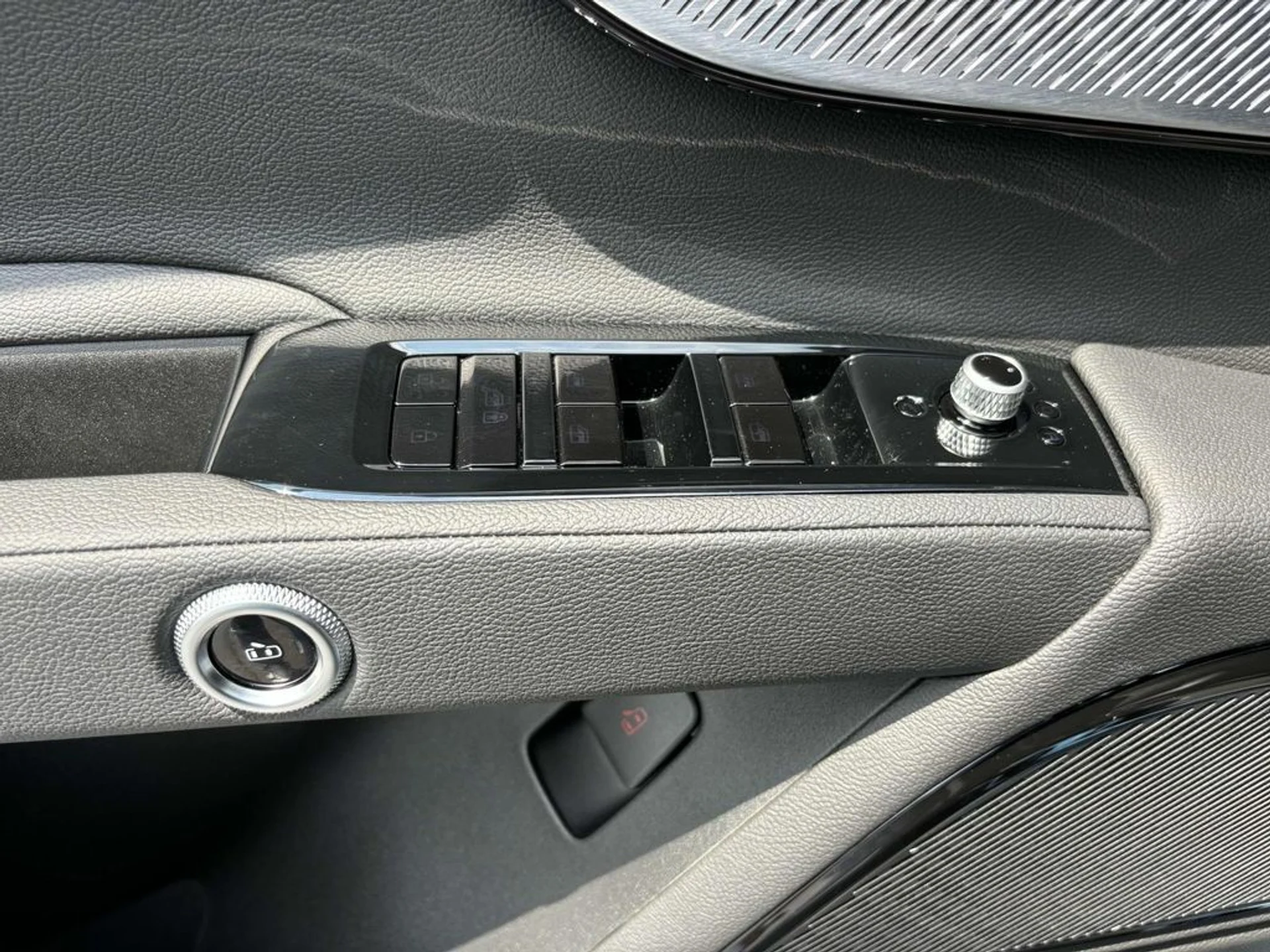 mph028_2161510730_cd30342f563bd47b731bfb22974fa70ex_8d82f25af8