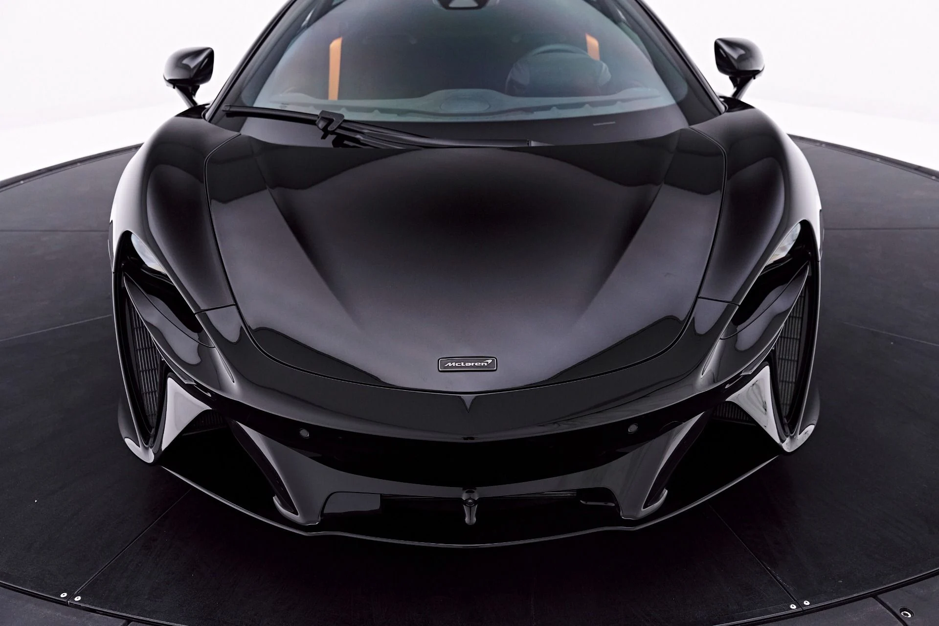 mph028_2161626751_Used_2026_Mc_Laren_Artura_Vision_1777507467_31df74a95d