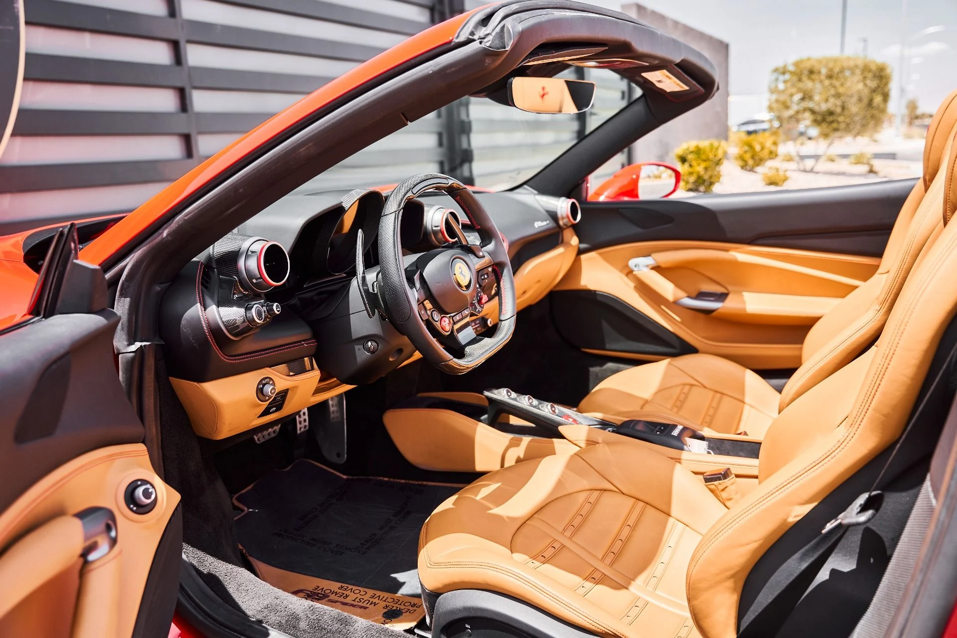 mph028_2164424326_Used_2021_Ferrari_F8_Spider_Base_1780443700_c656360543