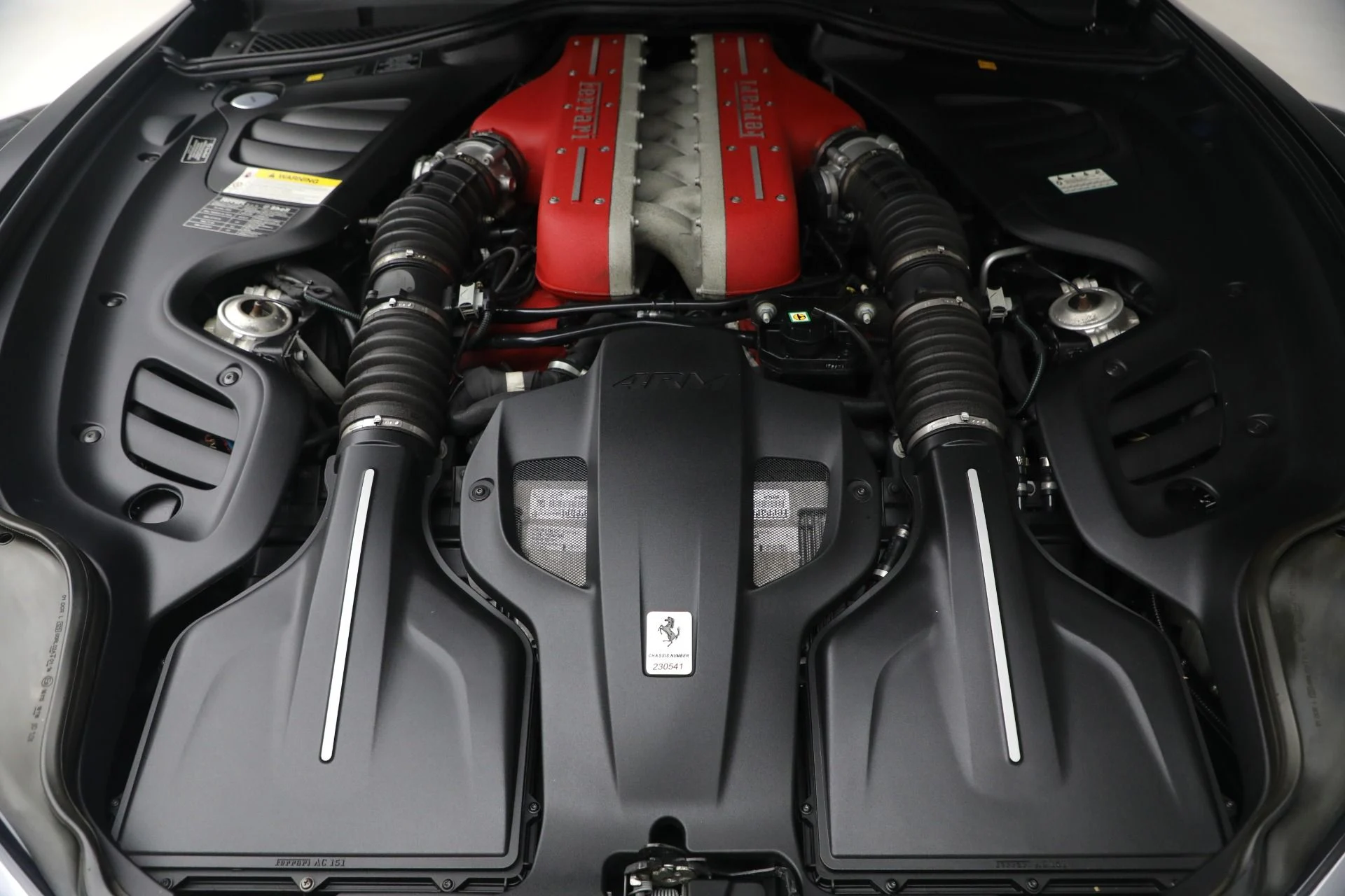 mph028_2166263397_Used_2018_Ferrari_GTC_4_Lusso_1787858853_9c24a1de06