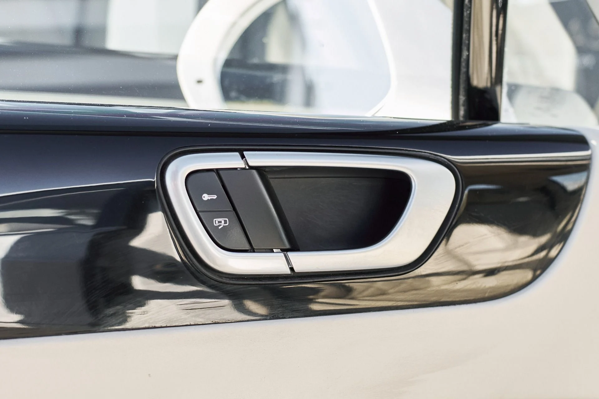 mph028_216707117_Used_2012_Bentley_Continental_Flying_Spur_1765853768_b836441d5d