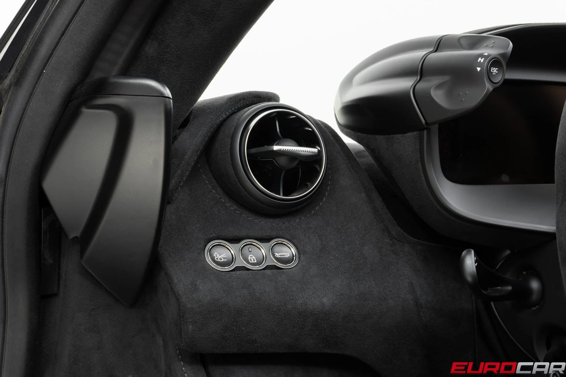 mph028_2176068728_image_29_c4aff87ef7