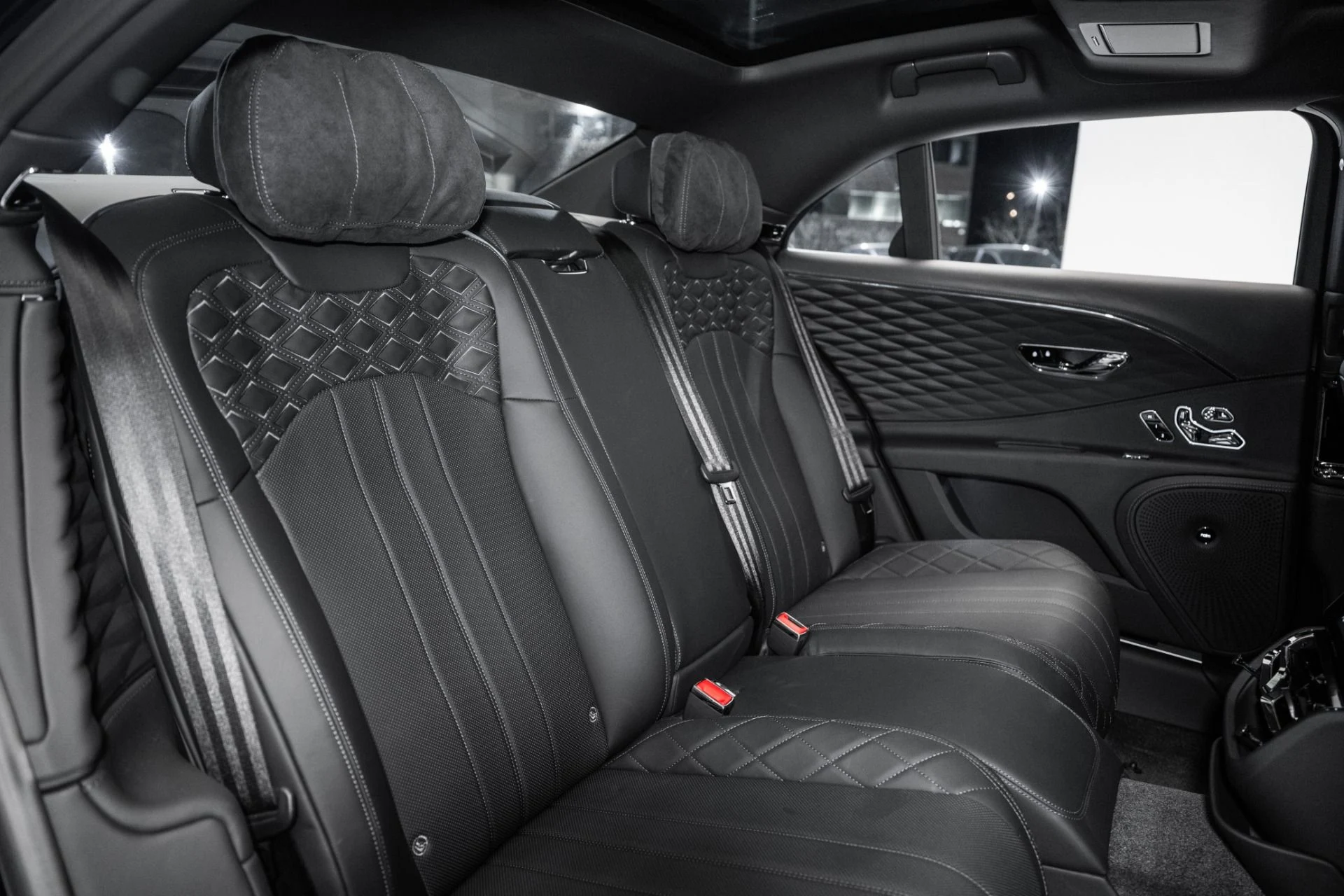 mph028_2176672301_Used_2024_Bentley_Flying_Spur_Speed_1741190012_a5bec0c999