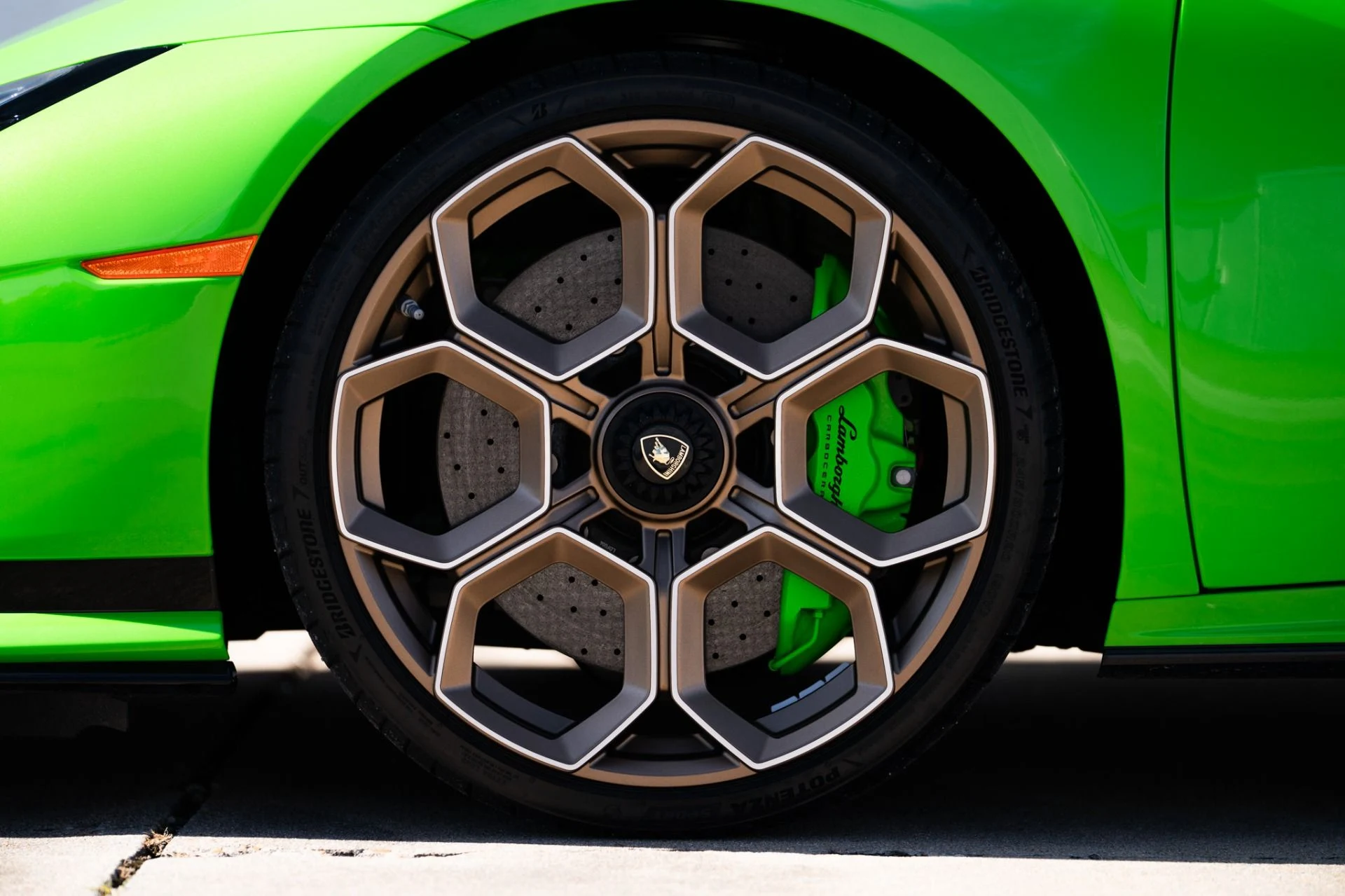 mph028_2177198291_Used_2024_Lamborghini_Huracan_Tecnica_1764704273_440ed36ac0