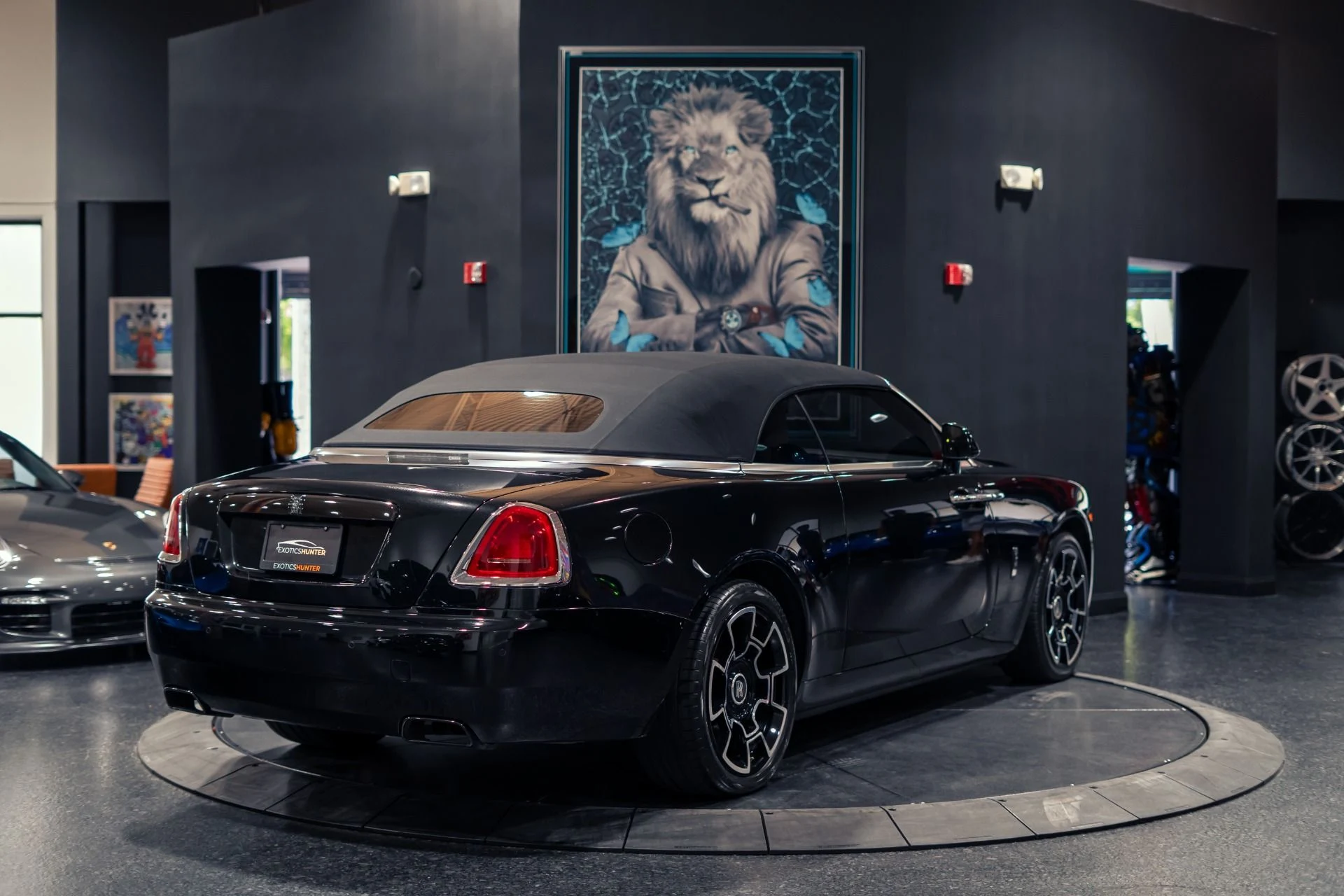 mph028_2182585031_Used_2018_Rolls_Royce_Dawn_Black_Badge_1780761386_2680686a5f