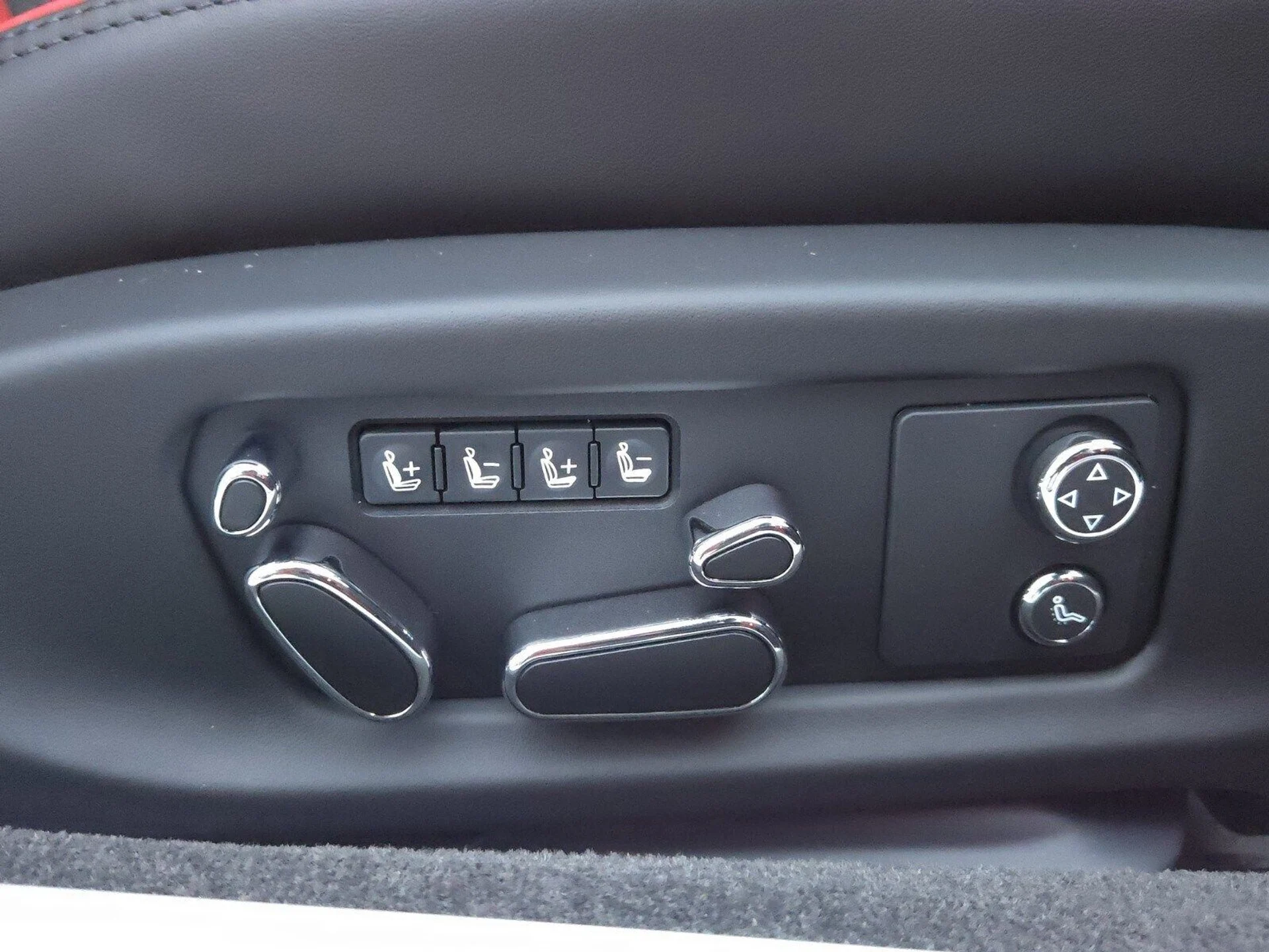 mph028_2184541090_4d0f4dcb0f36e1071fa9adc18e9033fex_8386336319