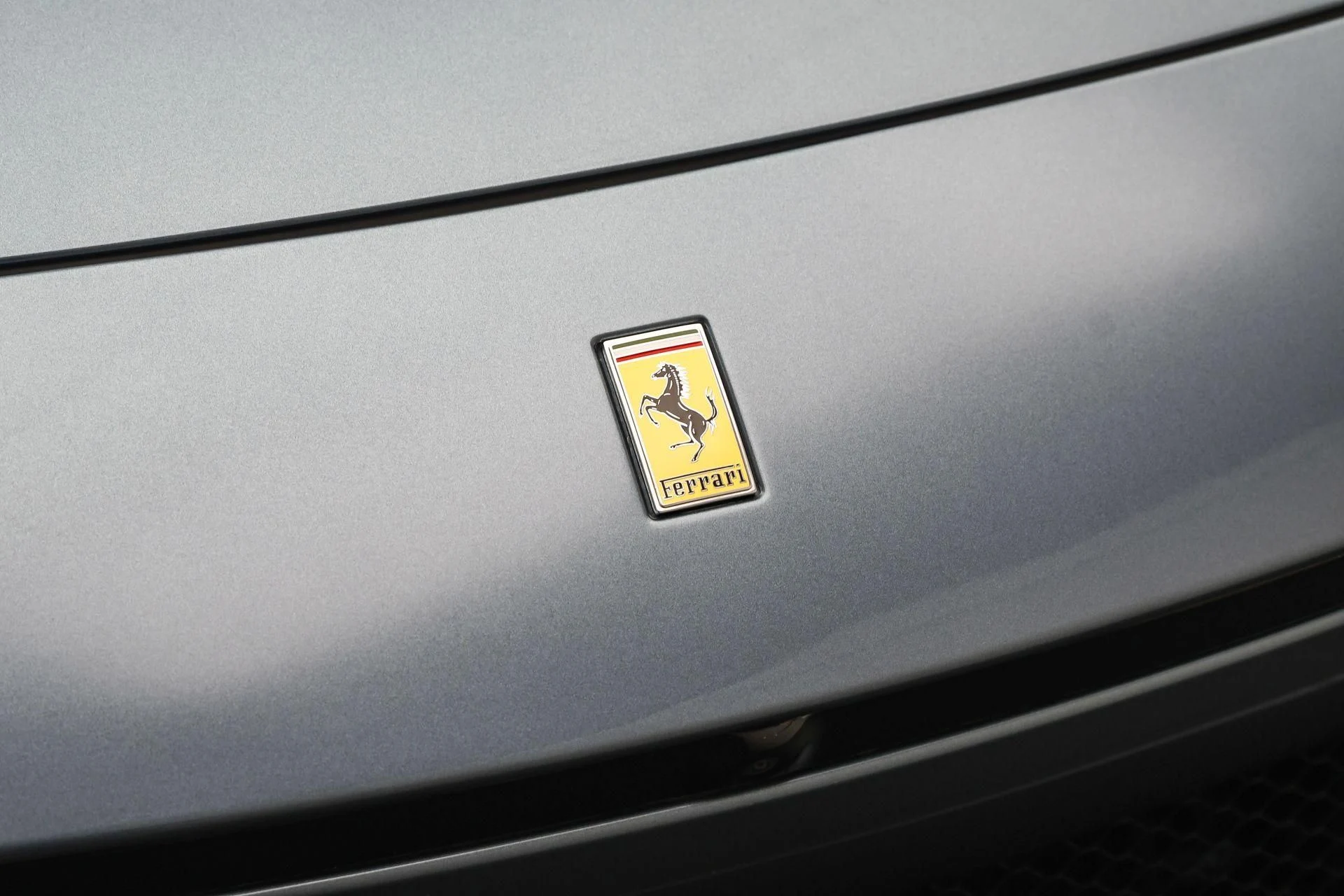 mph028_2186607996_Used_2025_Ferrari_Purosangue_1757454962_00e718d153