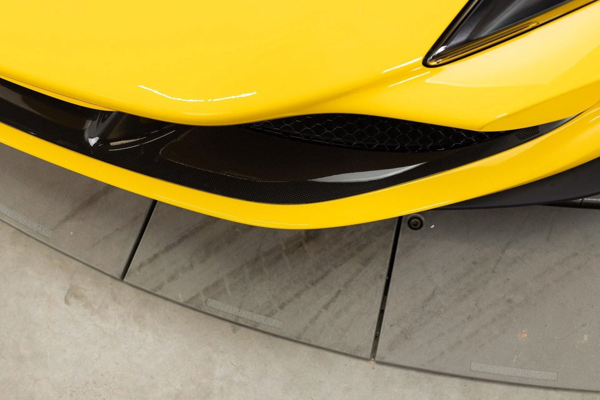 mph028_2189368547_Used_2021_Ferrari_F8_Spider_1778334407_b90742a2e8
