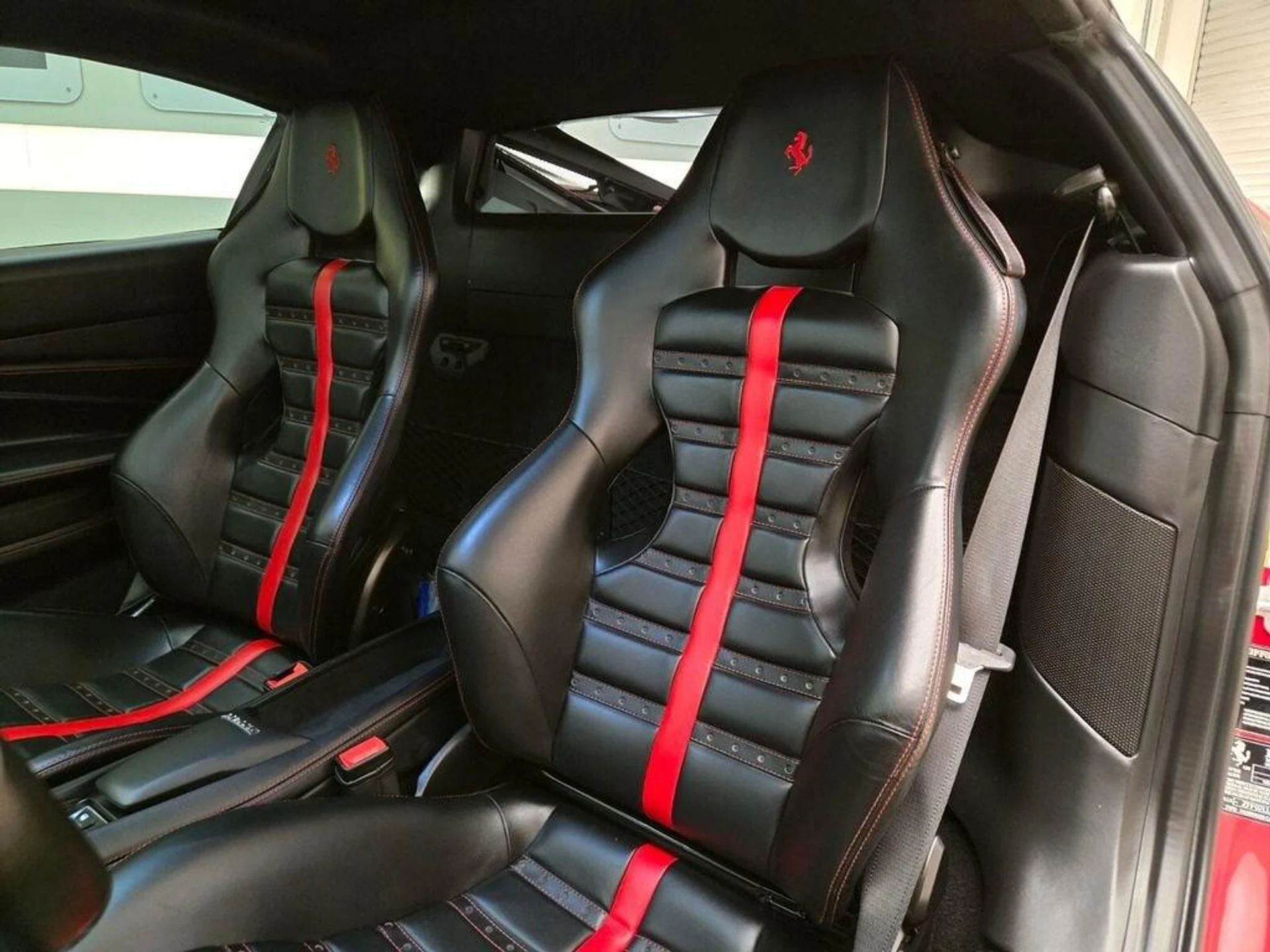 mph028_2198001676_Used_2020_Ferrari_F8_Tributo_1775896814_0f92d14ea9