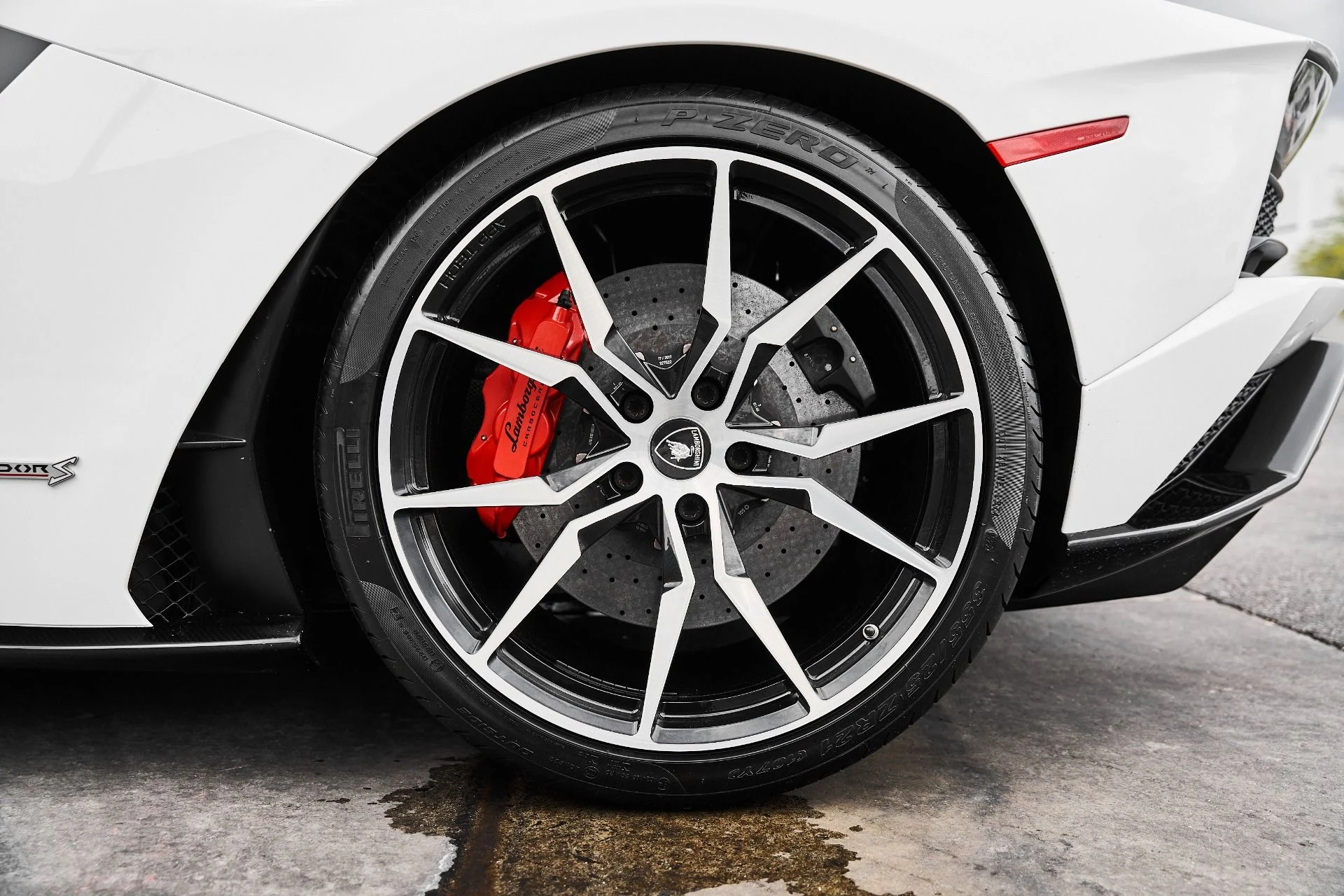 mph028_2203760433_Used_2018_Lamborghini_Aventador_S_Base_1775006855_6ea9a1a86e