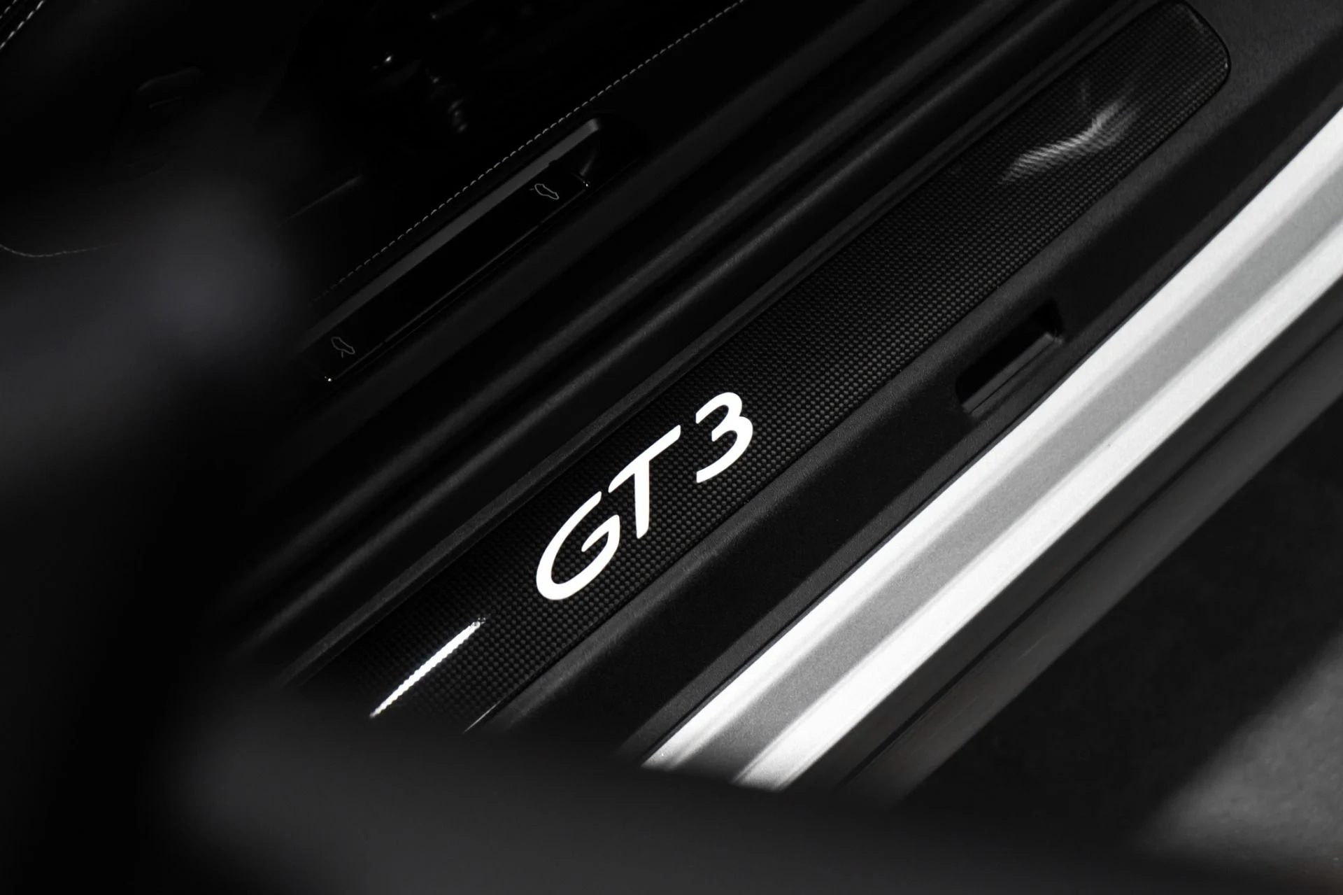 mph028_2206249931_Used_2018_Porsche_911_GT_3_Touring_1756161352_cc4f3c80a9