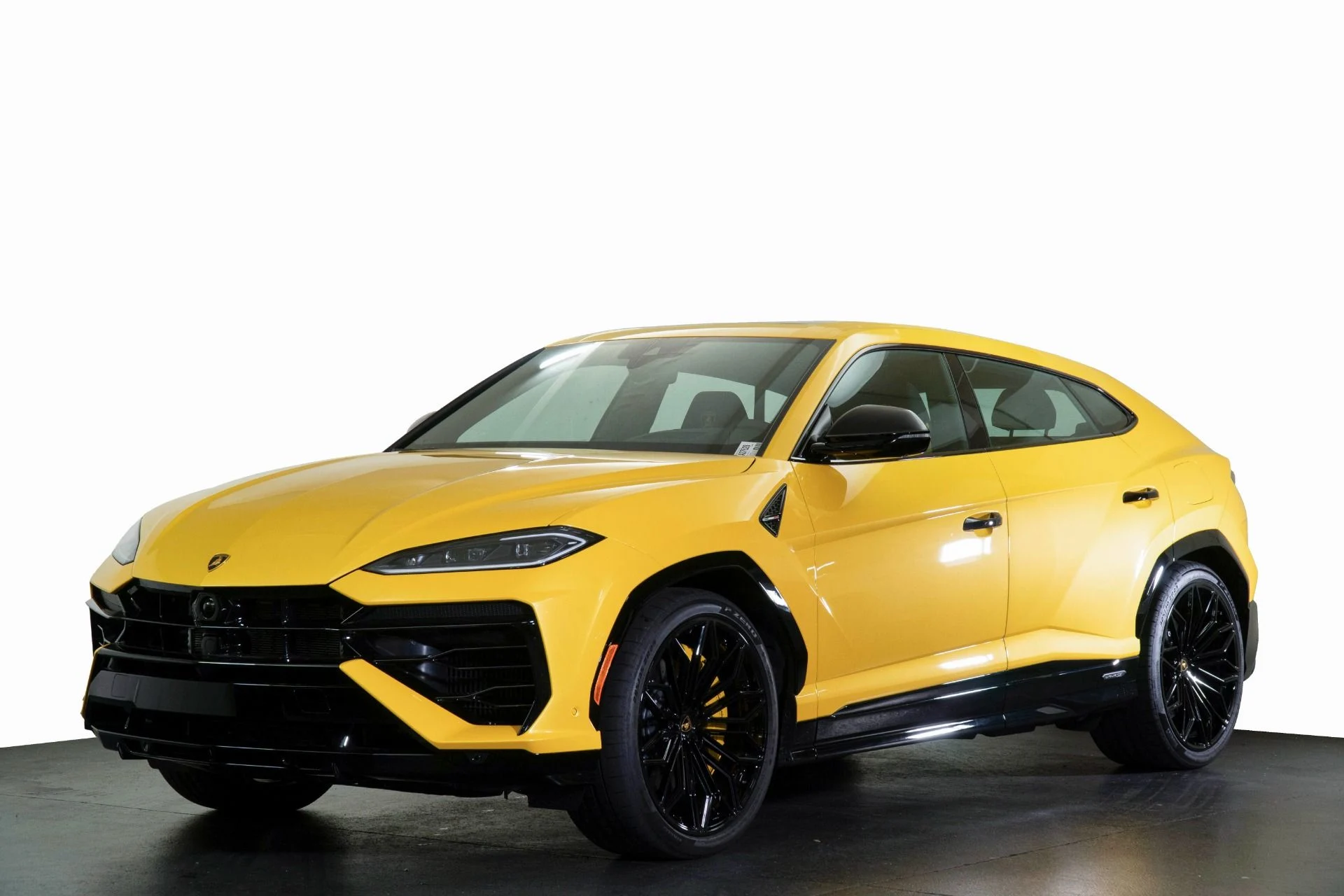 mph028_2206399533_Used_2025_Lamborghini_Urus_SE_1777525057_db11aae5b0