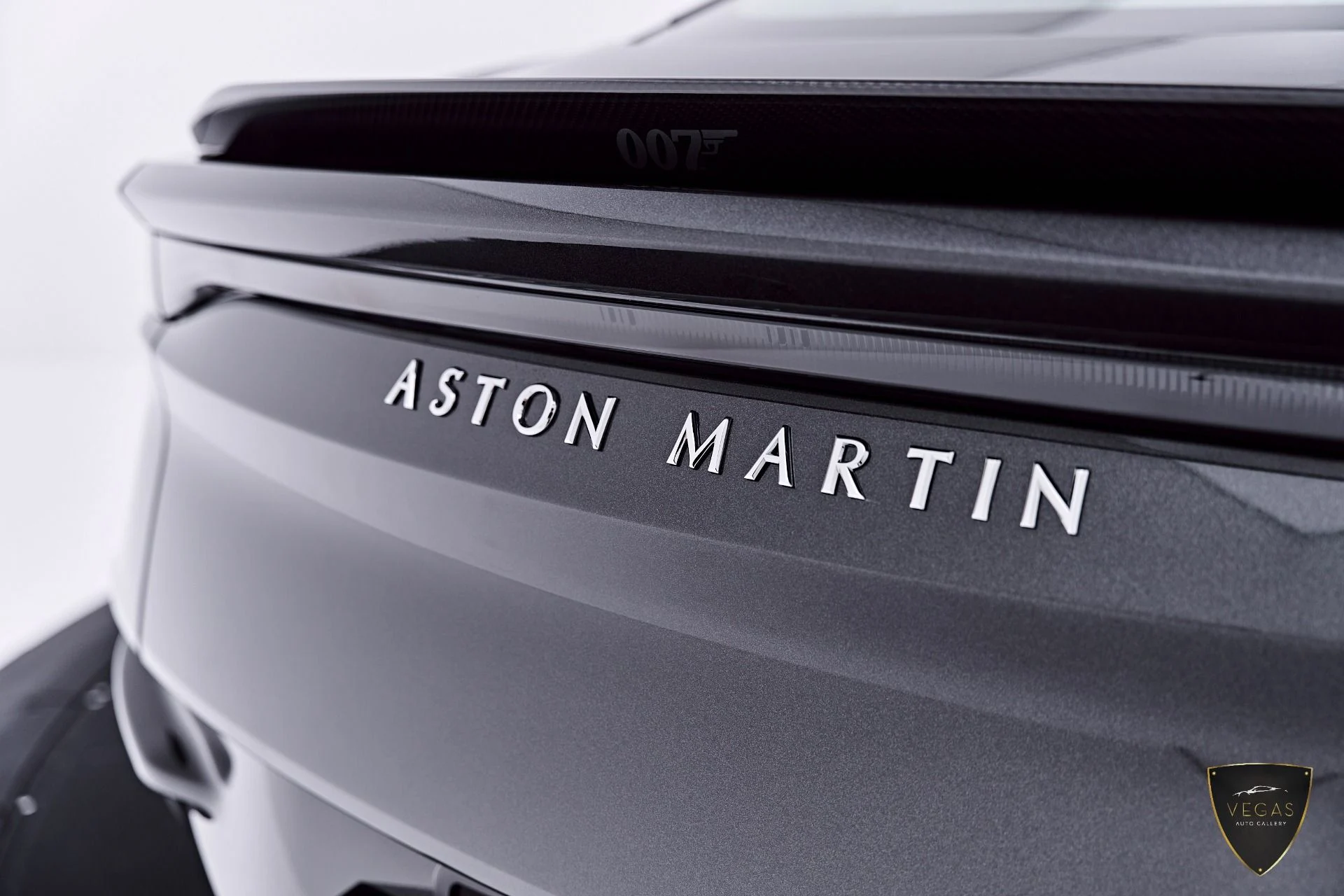 mph028_2210765735_Used_2021_Aston_Martin_DBS_Superleggera_1785181511_d05d943c7d