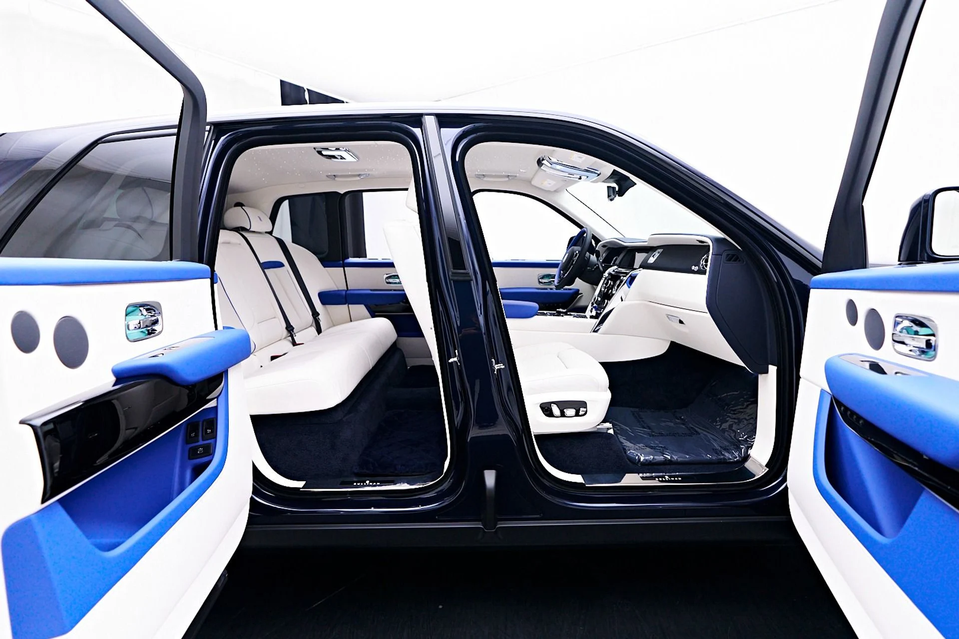 mph028_2211258722_Used_2023_Rolls_Royce_Cullinan_Base_1745954360_fc10a1b1f6