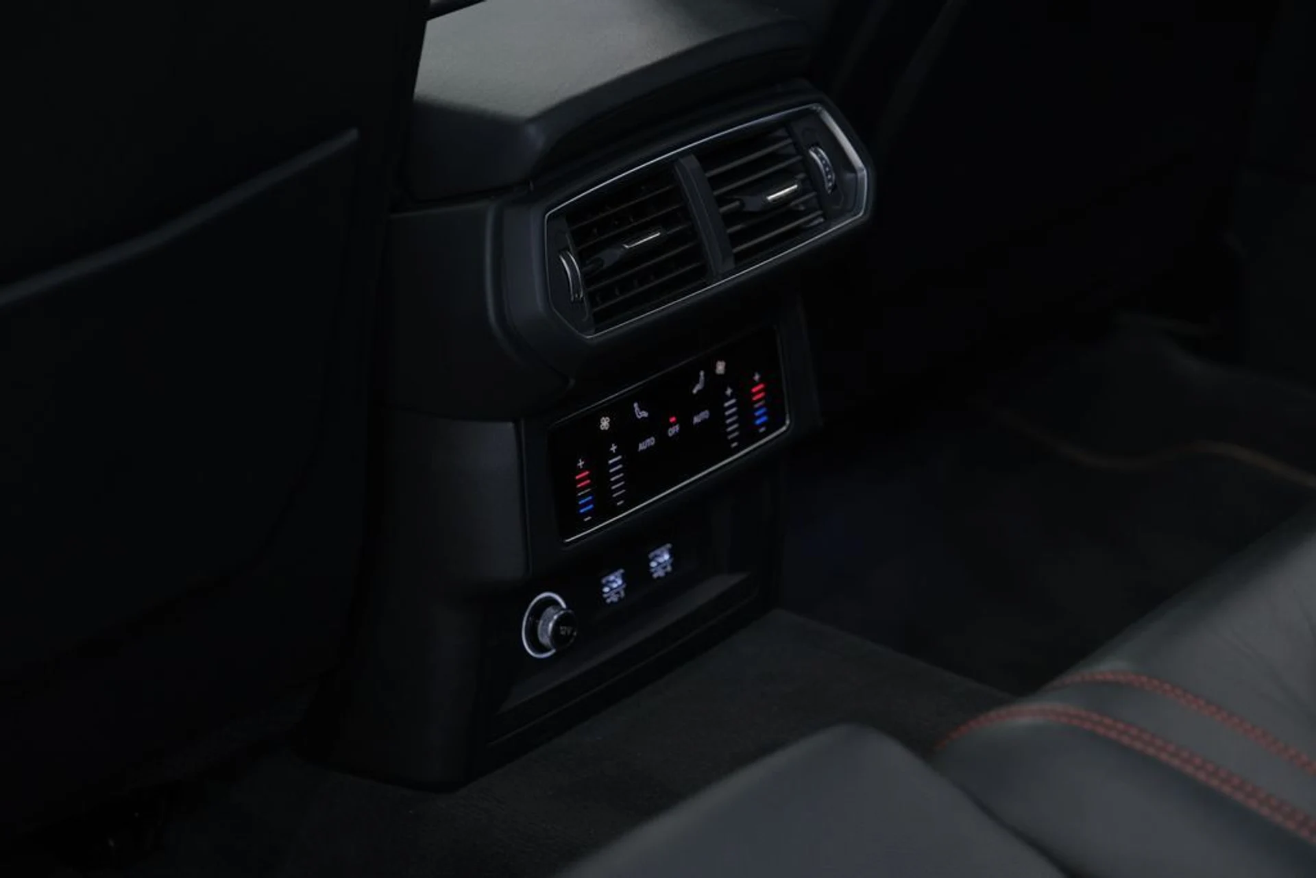 mph028_2211701900_0f7dd170de397cb69d2f2ac3310372d8_e15447fa0c