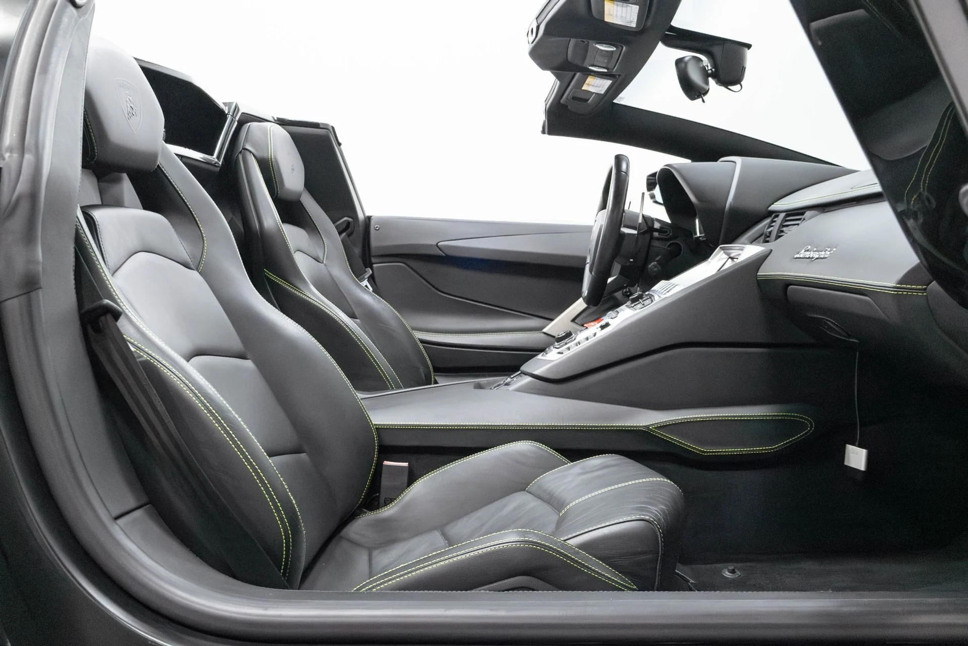 mph028_221347623_Used_2015_Lamborghini_Aventador_LP_700_4_1780593182_3a34bc3a7f