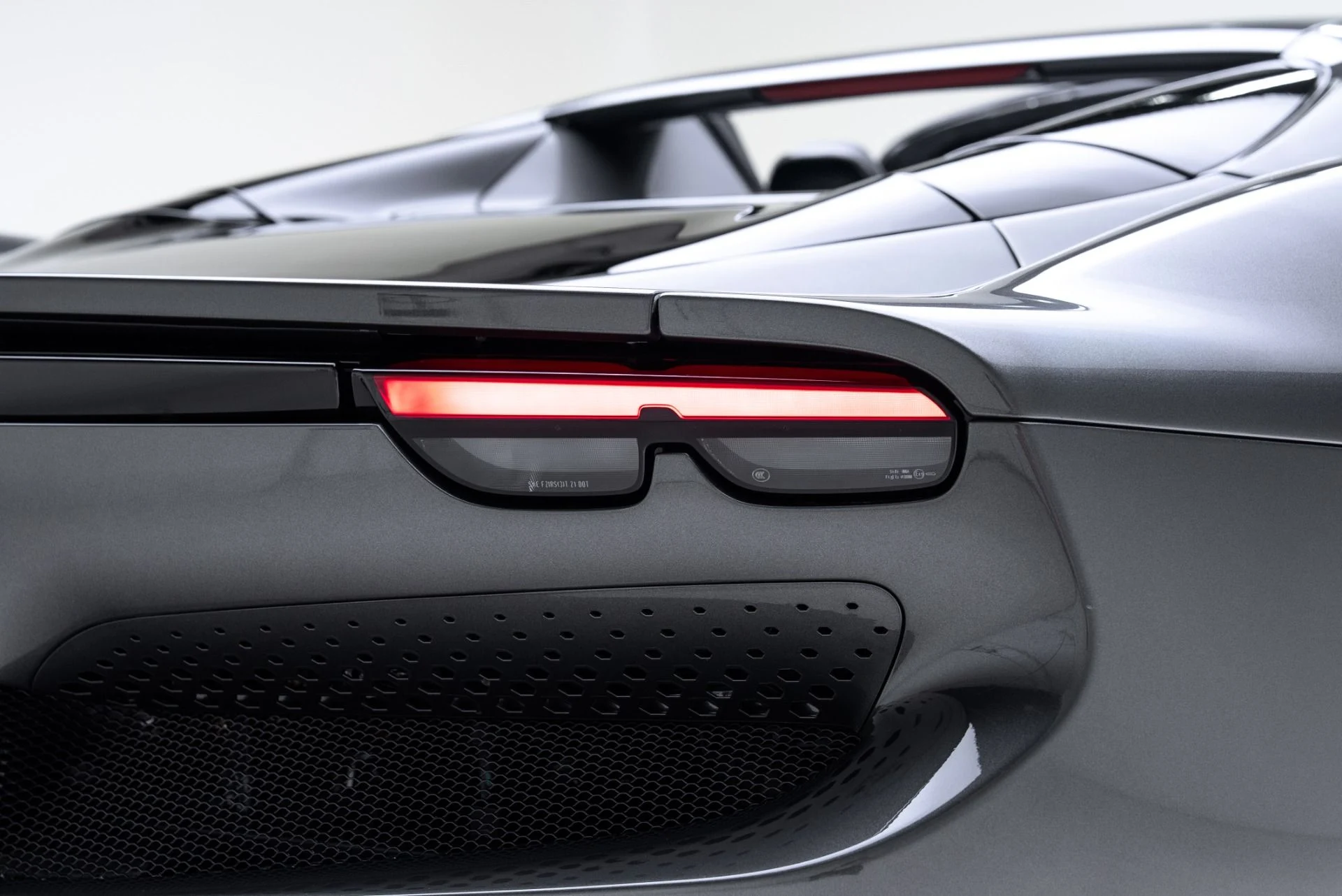 mph028_2217128769_Used_2025_Ferrari_296_GTS_1775518510_8877b3a5ae