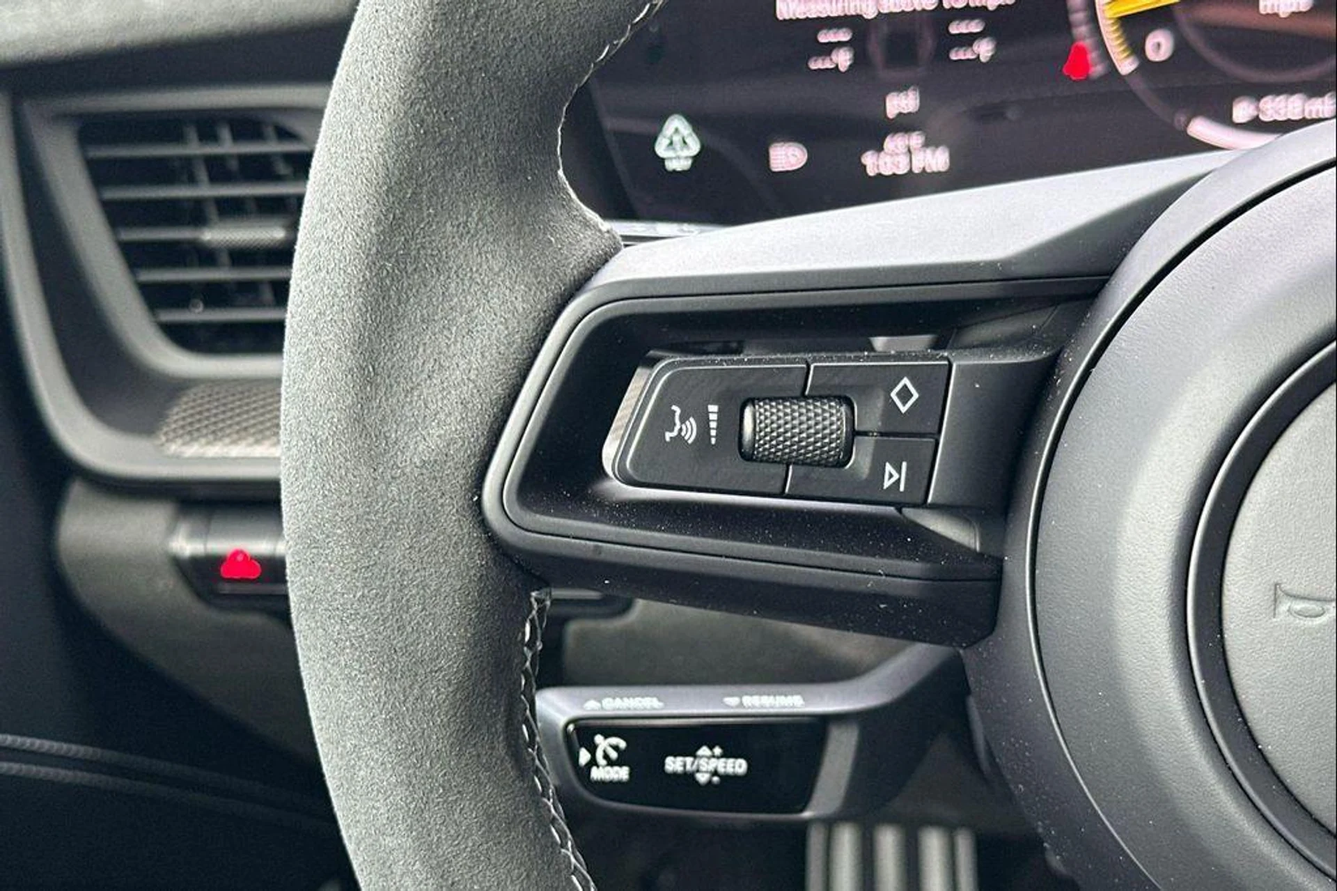 mph028_2224835102_8vm0rmv7w1zb_I_Kv_UE_1_I_Eq1_L_Uy_JI_3c32e249da