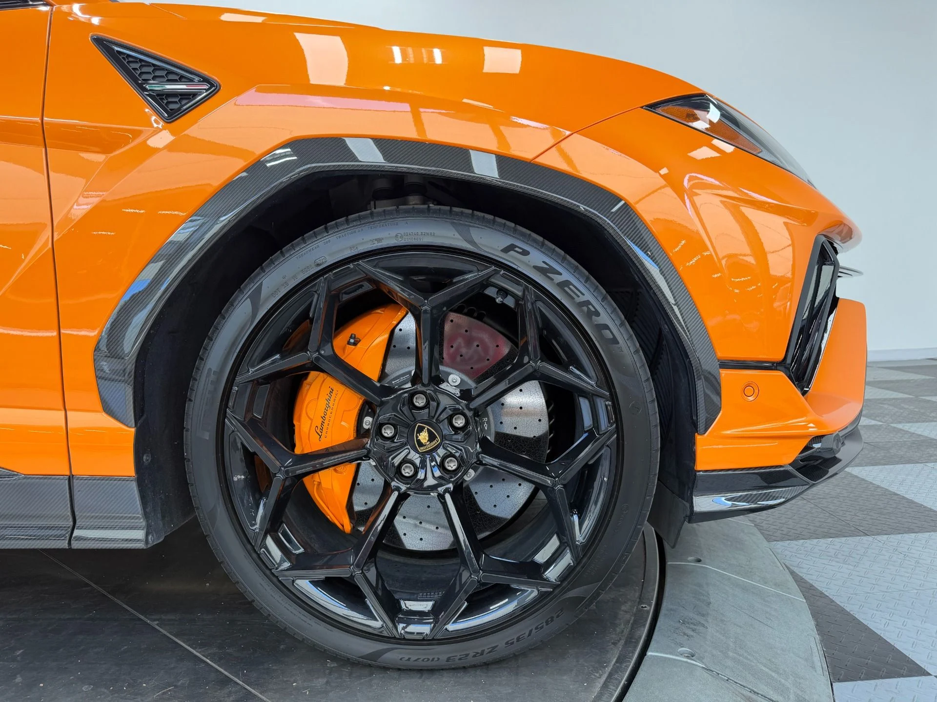 mph028_2227941714_Used_2024_Lamborghini_Urus_Performante_72_K_in_Options_3_D_Audio_Full_Carbon_Exterior_Package_1782147478_54f7cf1b15
