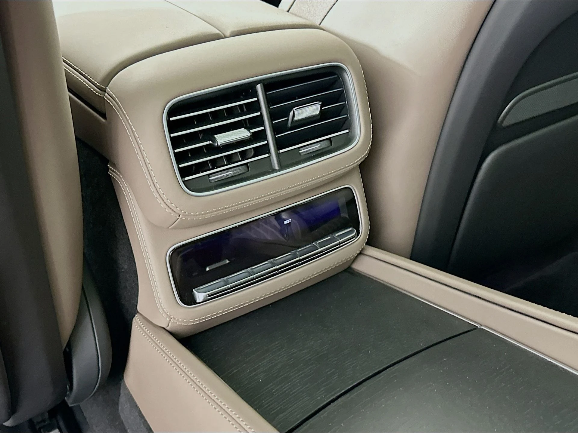 mph028_2237701371_fc744eb04adc567540d74ac6c59d3d0bx_8405cdaeba