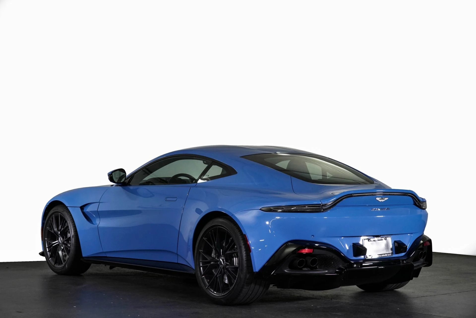 mph028_2242051733_Used_2021_Aston_Martin_Vantage_1770366066_d02d5ab7e8