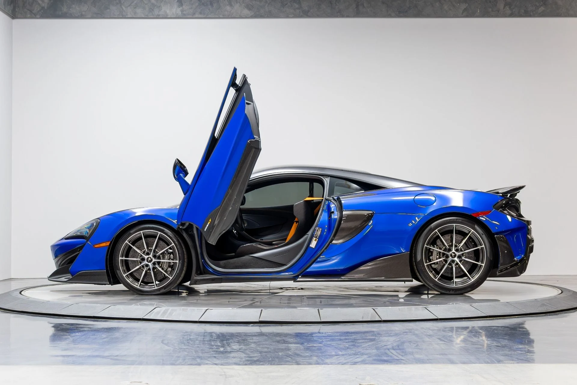 mph028_2243778836_Used_2019_Mc_Laren_600_LT_Base_1785769323_6afae70b26