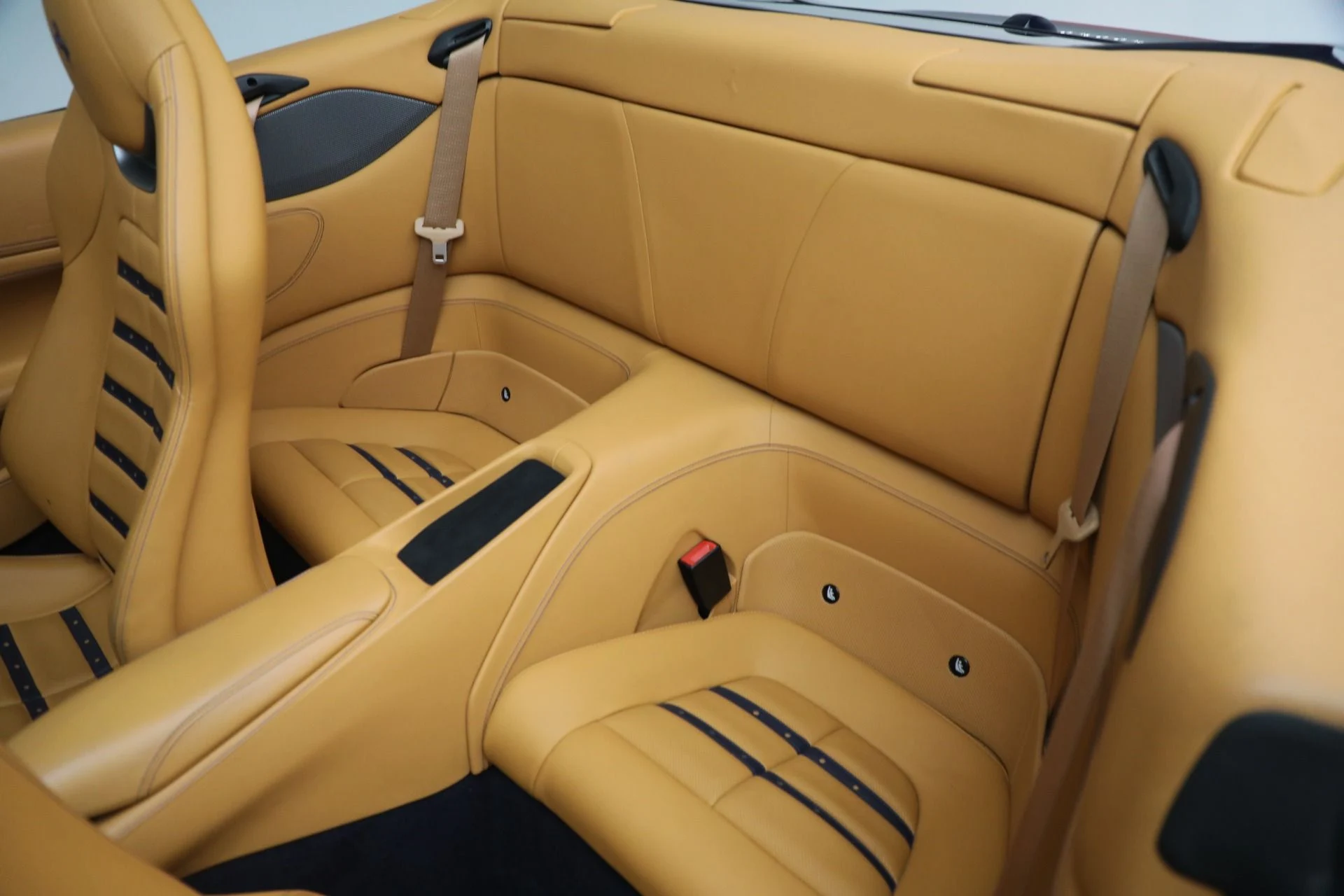 mph028_22610209_Used_2019_Ferrari_Portofino_b7bb7a5786